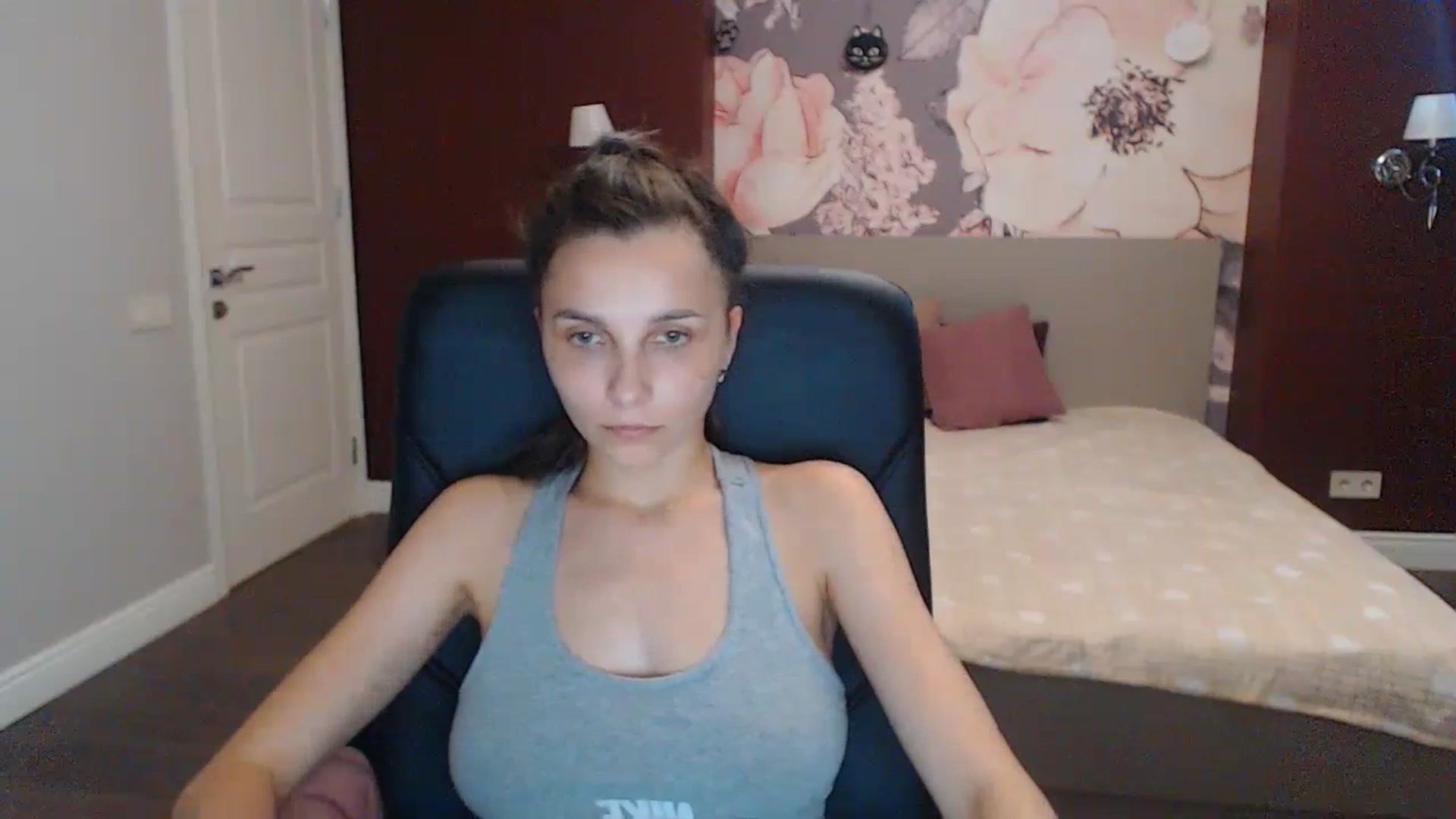 Gallery image thumbnail from Karina_Mils's myfreecams stream on, 07/17/2023, 09:04 image 14 of 20