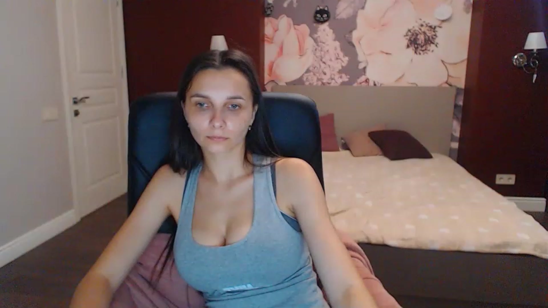 Gallery image thumbnail from Karina_Mils's myfreecams stream on, 07/20/2023, 08:21 image 6 of 20