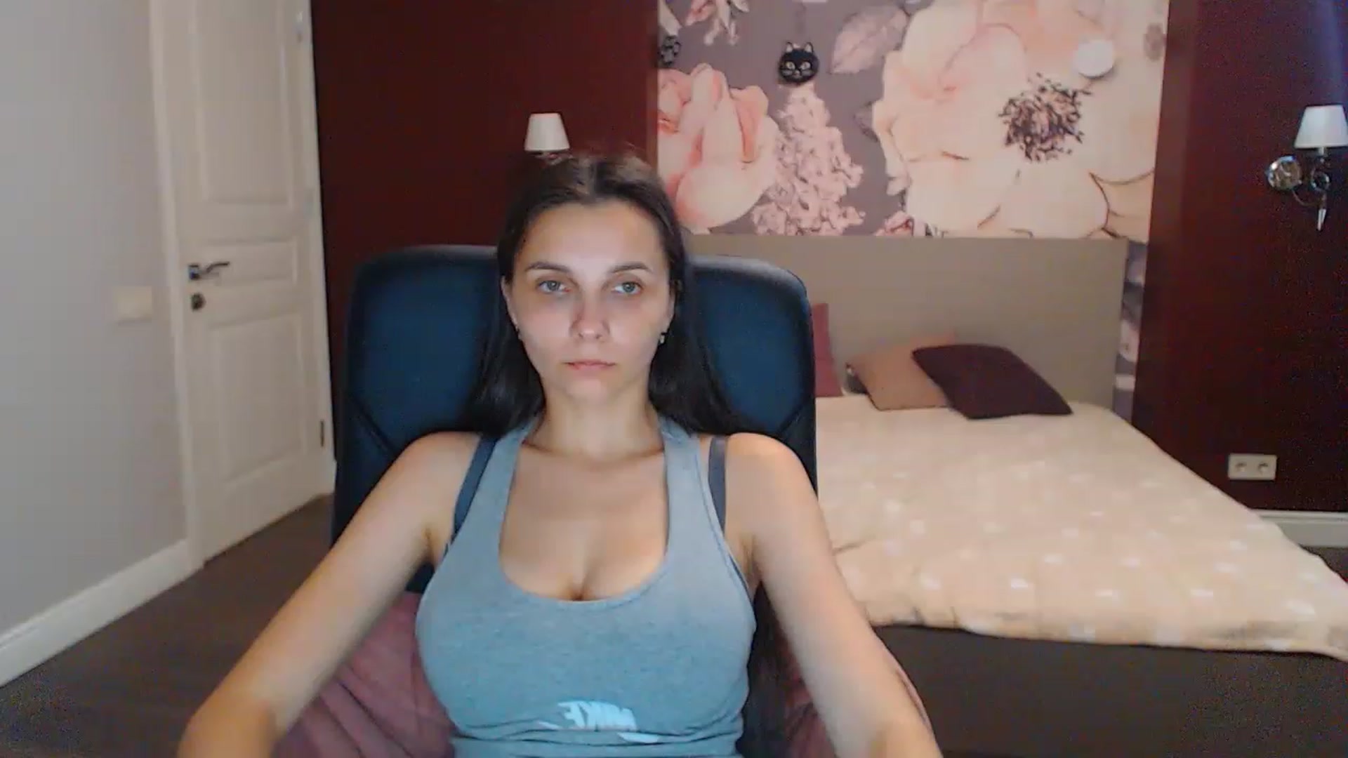 Gallery image thumbnail from Karina_Mils's myfreecams stream on, 07/20/2023, 08:21 image 15 of 20
