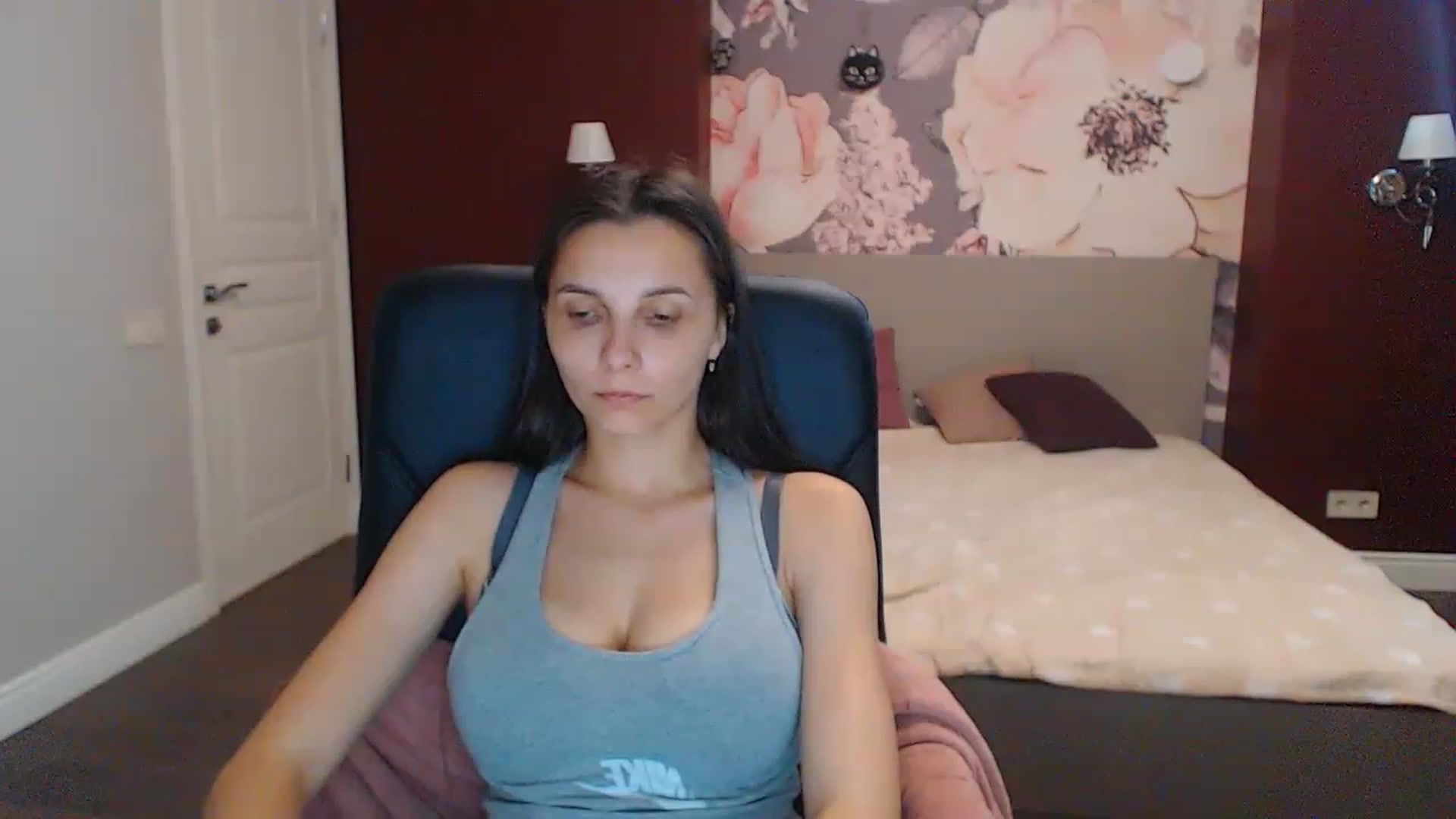 Gallery image thumbnail from Karina_Mils's myfreecams stream on, 07/20/2023, 08:21 image 14 of 20