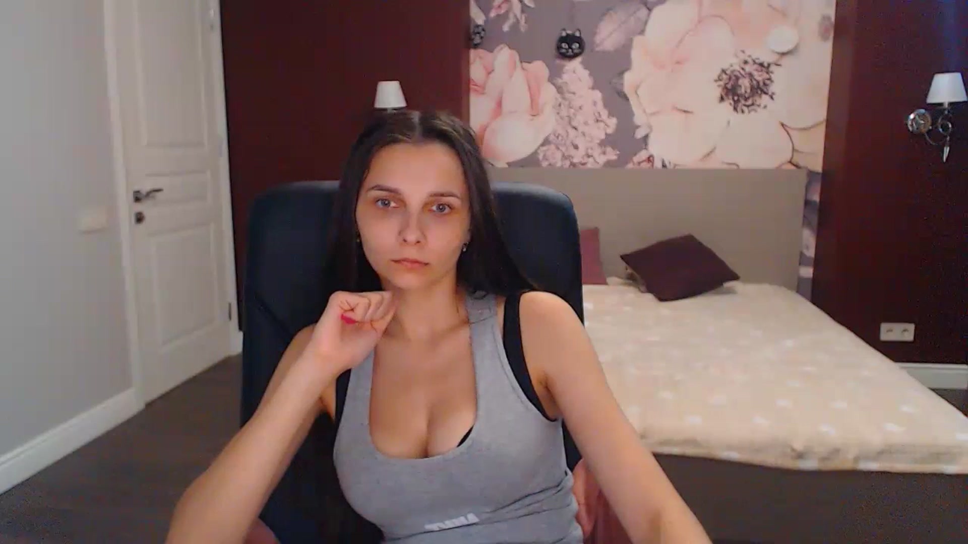 Gallery image thumbnail from Karina_Mils's myfreecams stream on, 07/21/2023, 10:03 image 18 of 20