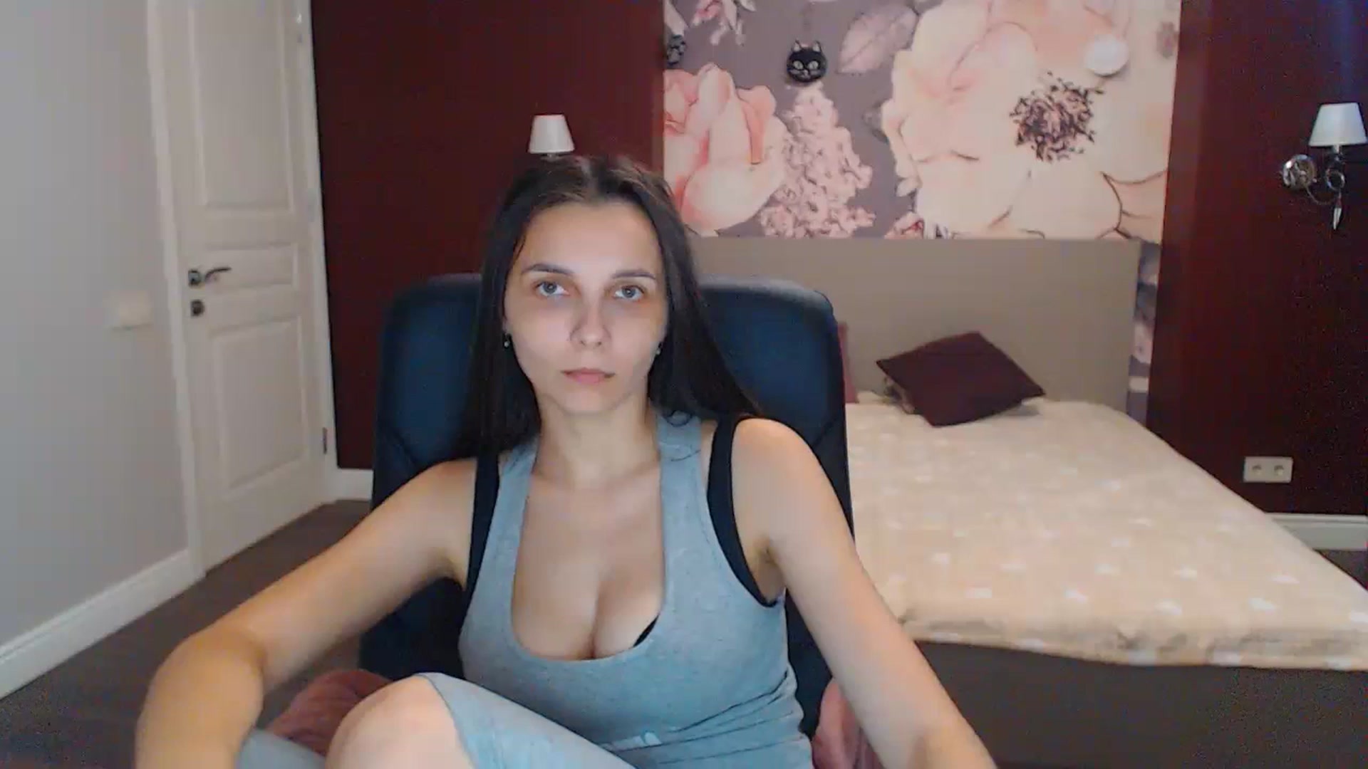 Gallery image thumbnail from Karina_Mils's myfreecams stream on, 07/21/2023, 10:03 image 8 of 20