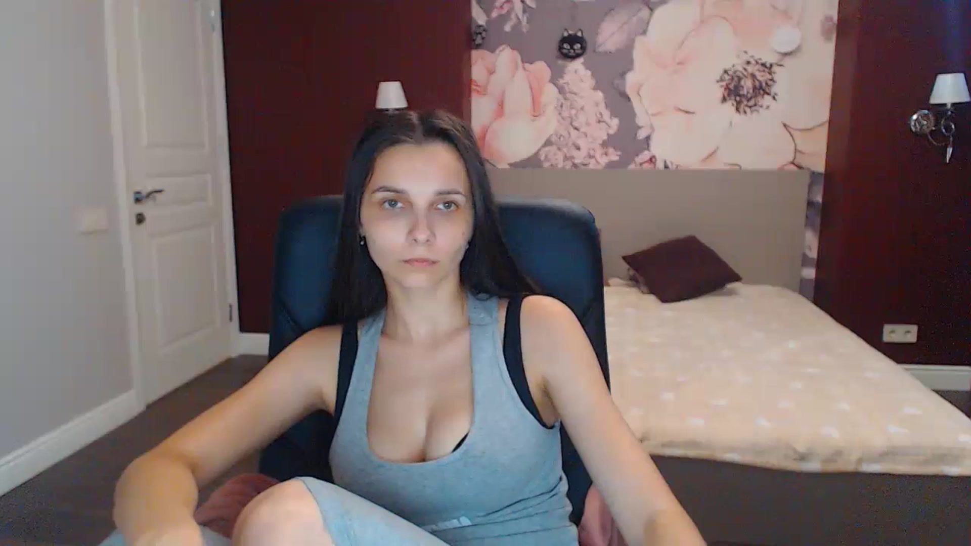 Gallery image thumbnail from Karina_Mils's myfreecams stream on, 07/21/2023, 10:03 image 14 of 20