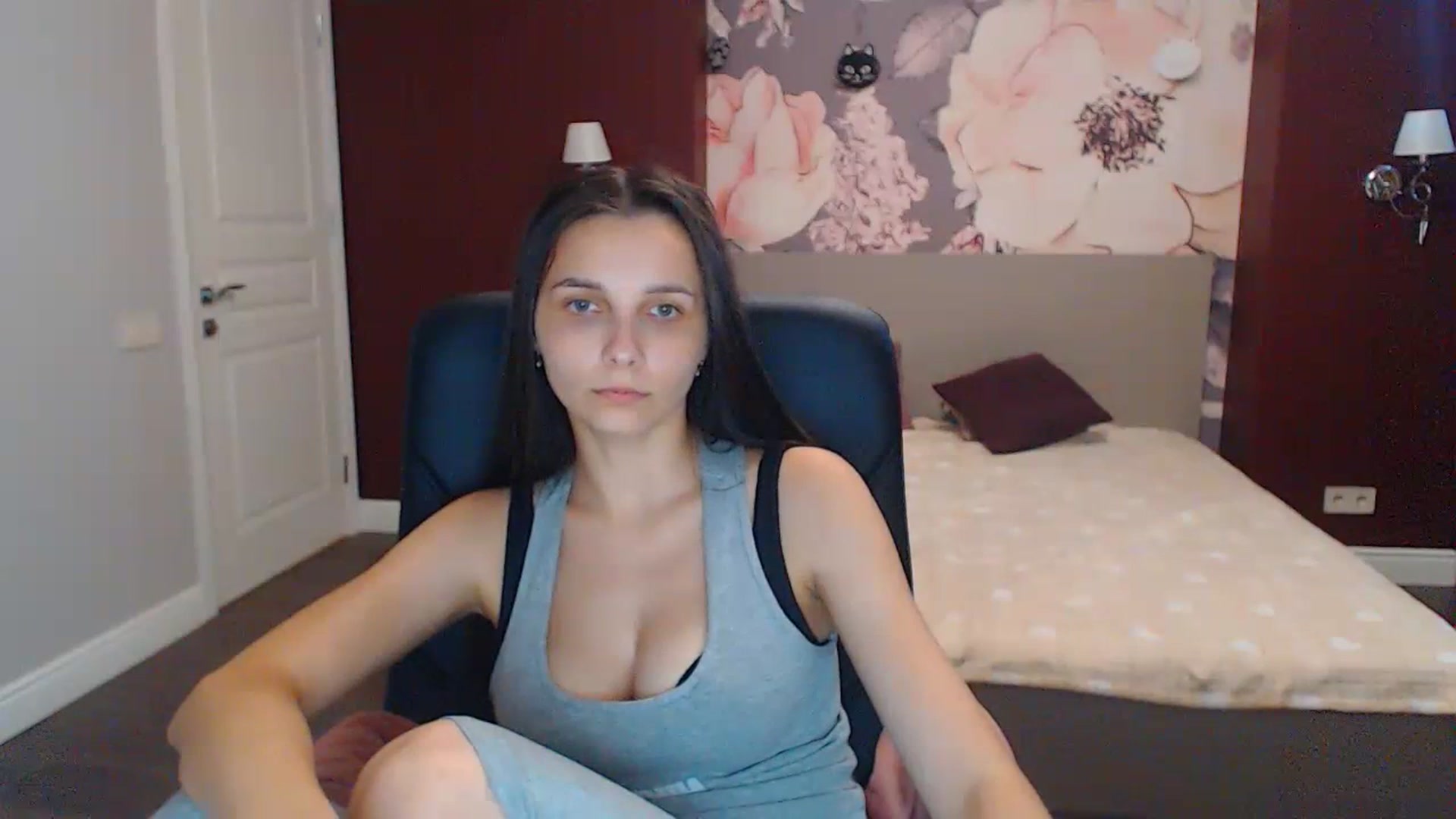 Gallery image thumbnail from Karina_Mils's myfreecams stream on, 07/21/2023, 10:03 image 10 of 20
