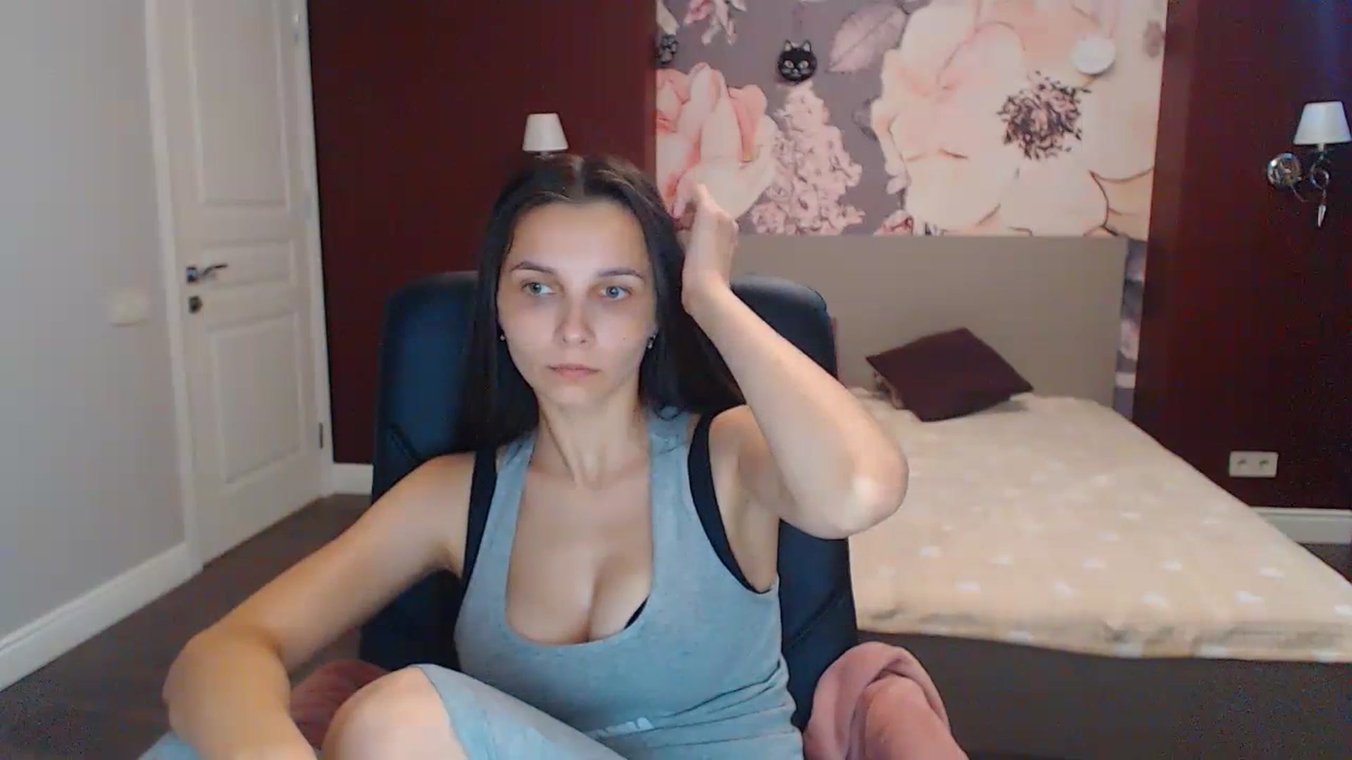 Gallery image thumbnail from Karina_Mils's myfreecams stream on, 07/21/2023, 10:03 image 12 of 20