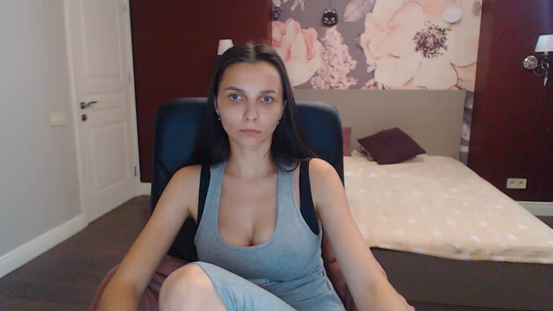 Gallery image thumbnail from Karina_Mils's myfreecams stream on, 07/21/2023, 14:14 image 14 of 20