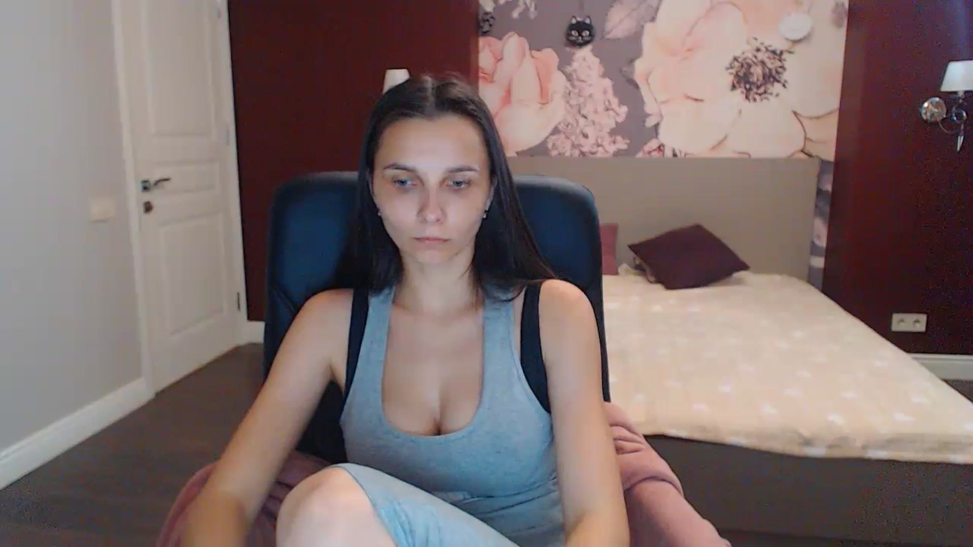 Gallery image thumbnail from Karina_Mils's myfreecams stream on, 07/21/2023, 14:14 image 16 of 20