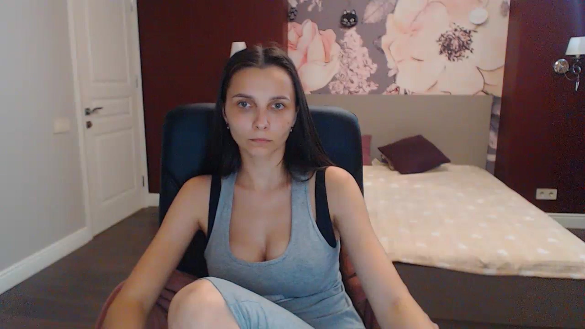 Gallery image thumbnail from Karina_Mils's myfreecams stream on, 07/21/2023, 14:14 image 13 of 20