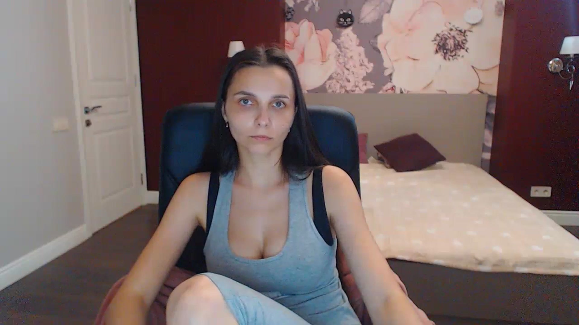 Gallery image thumbnail from Karina_Mils's myfreecams stream on, 07/21/2023, 14:14 image 15 of 20