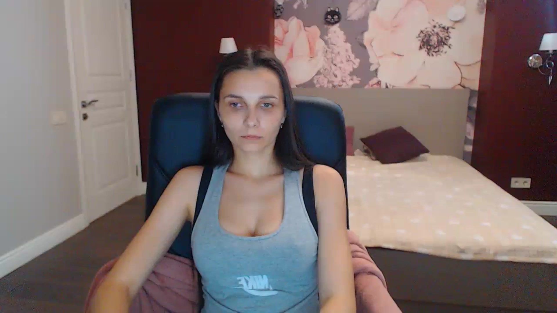 Gallery image thumbnail from Karina_Mils's myfreecams stream on, 07/21/2023, 14:14 image 4 of 20