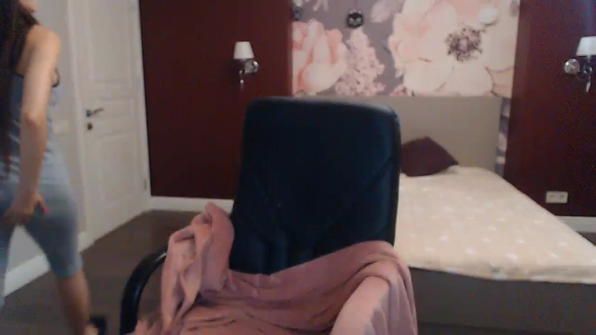 Gallery image thumbnail from Karina_Mils's myfreecams stream on, 07/21/2023, 14:52 image 1 of 20