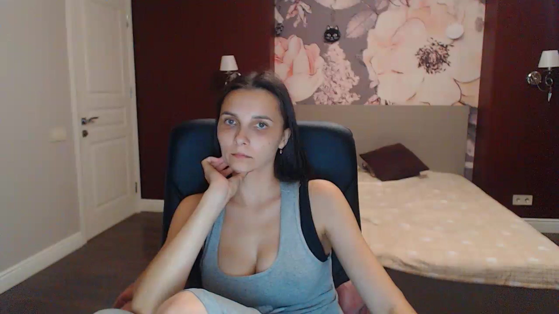 Gallery image thumbnail from Karina_Mils's myfreecams stream on, 07/21/2023, 17:11 image 8 of 20
