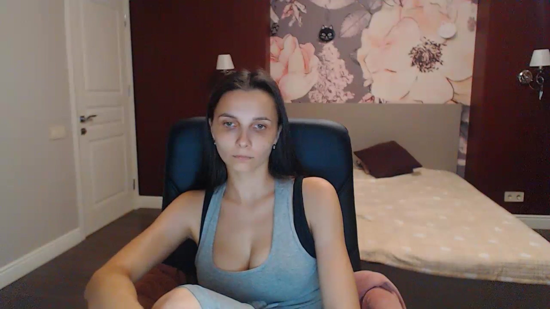 Gallery image thumbnail from Karina_Mils's myfreecams stream on, 07/21/2023, 17:11 image 10 of 20