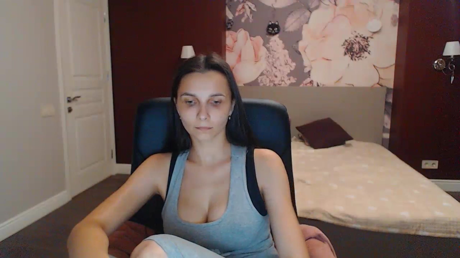 Gallery image thumbnail from Karina_Mils's myfreecams stream on, 07/21/2023, 17:11 image 5 of 20
