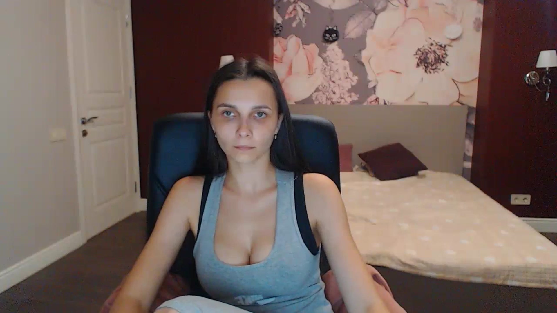 Gallery image thumbnail from Karina_Mils's myfreecams stream on, 07/21/2023, 17:11 image 4 of 20