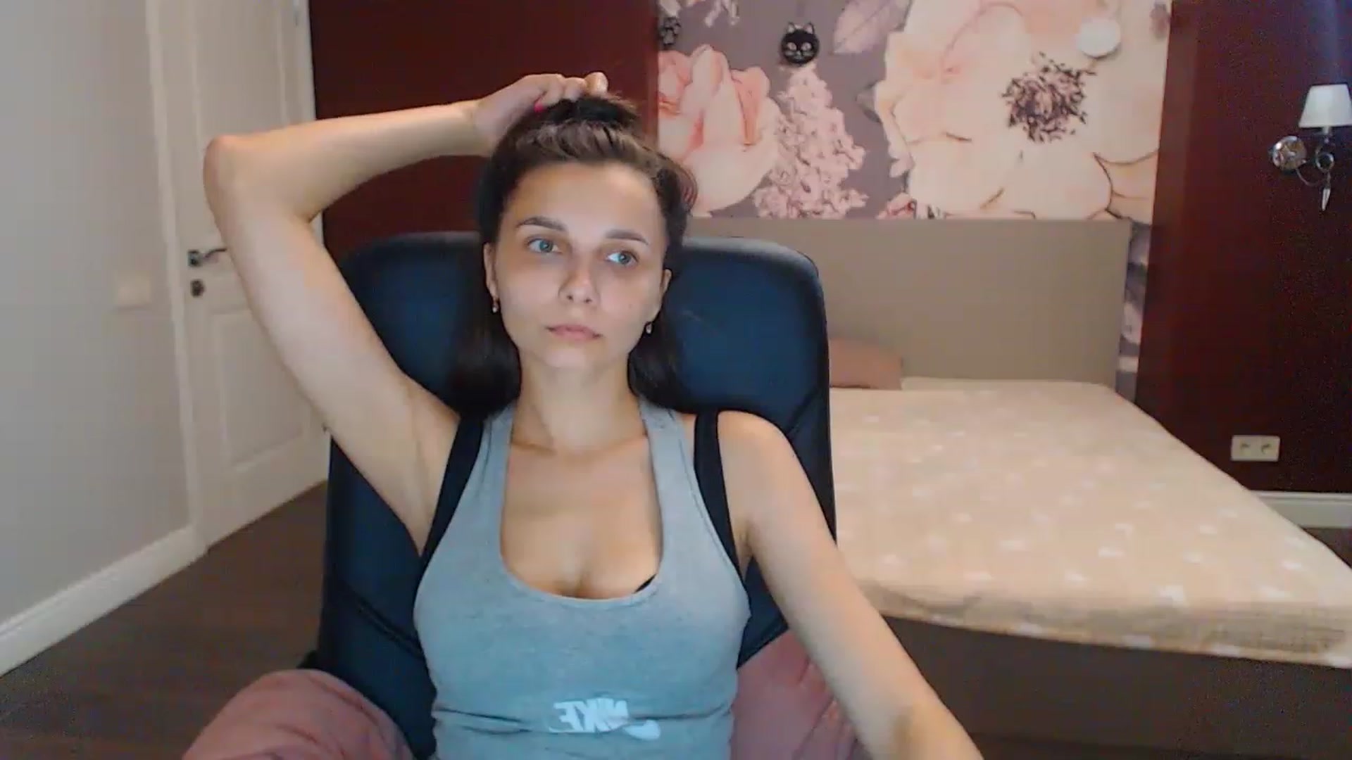 Gallery image thumbnail from Karina_Mils's myfreecams stream on, 07/23/2023, 13:04 image 13 of 20