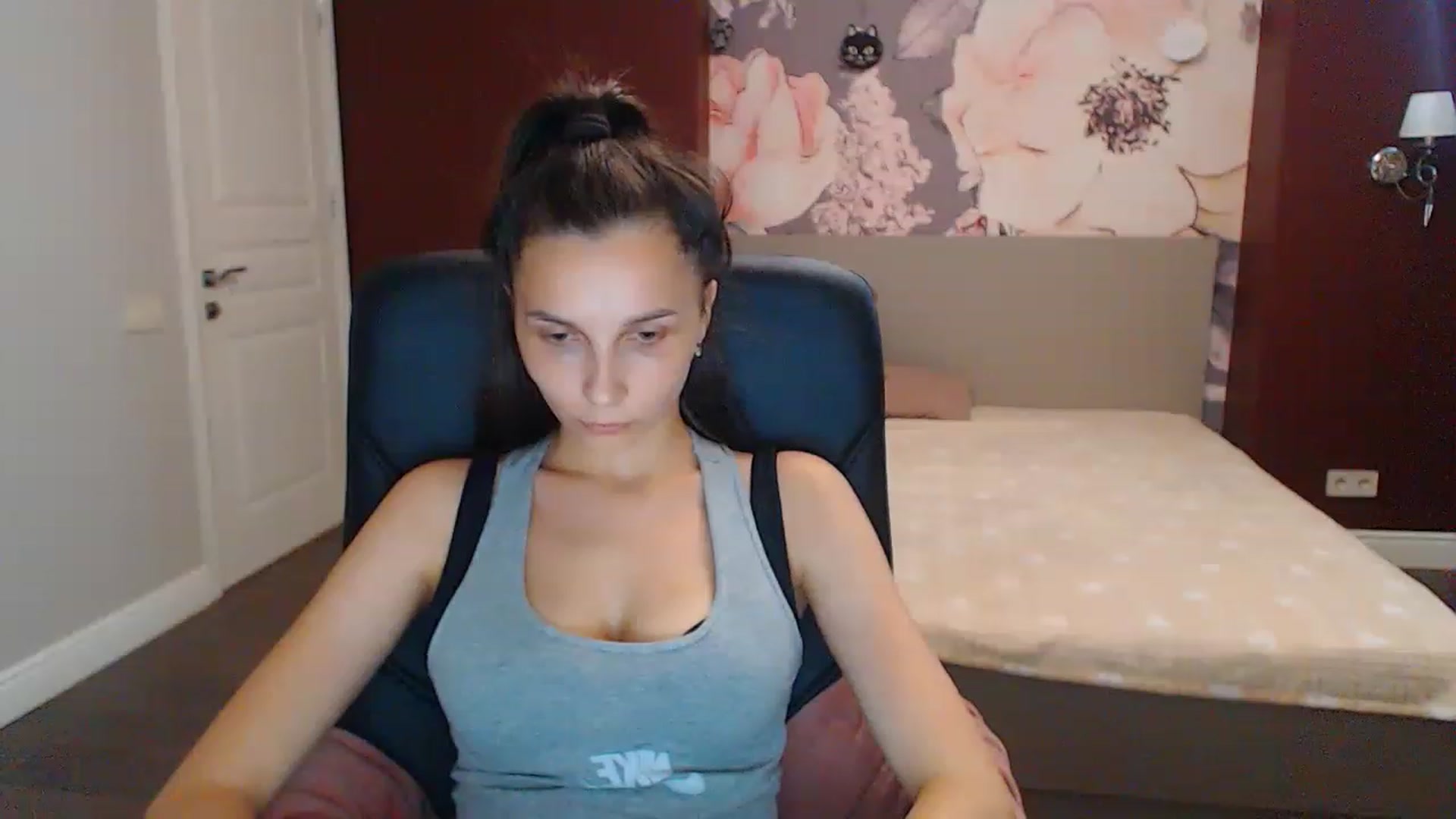 Gallery image thumbnail from Karina_Mils's myfreecams stream on, 07/23/2023, 13:04 image 17 of 20