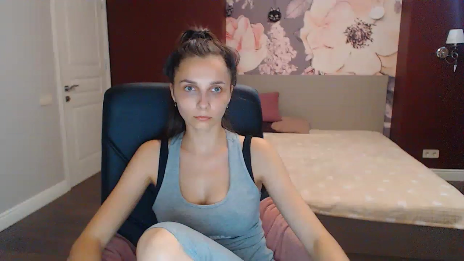 Gallery image thumbnail from Karina_Mils's myfreecams stream on, 07/23/2023, 13:04 image 10 of 20