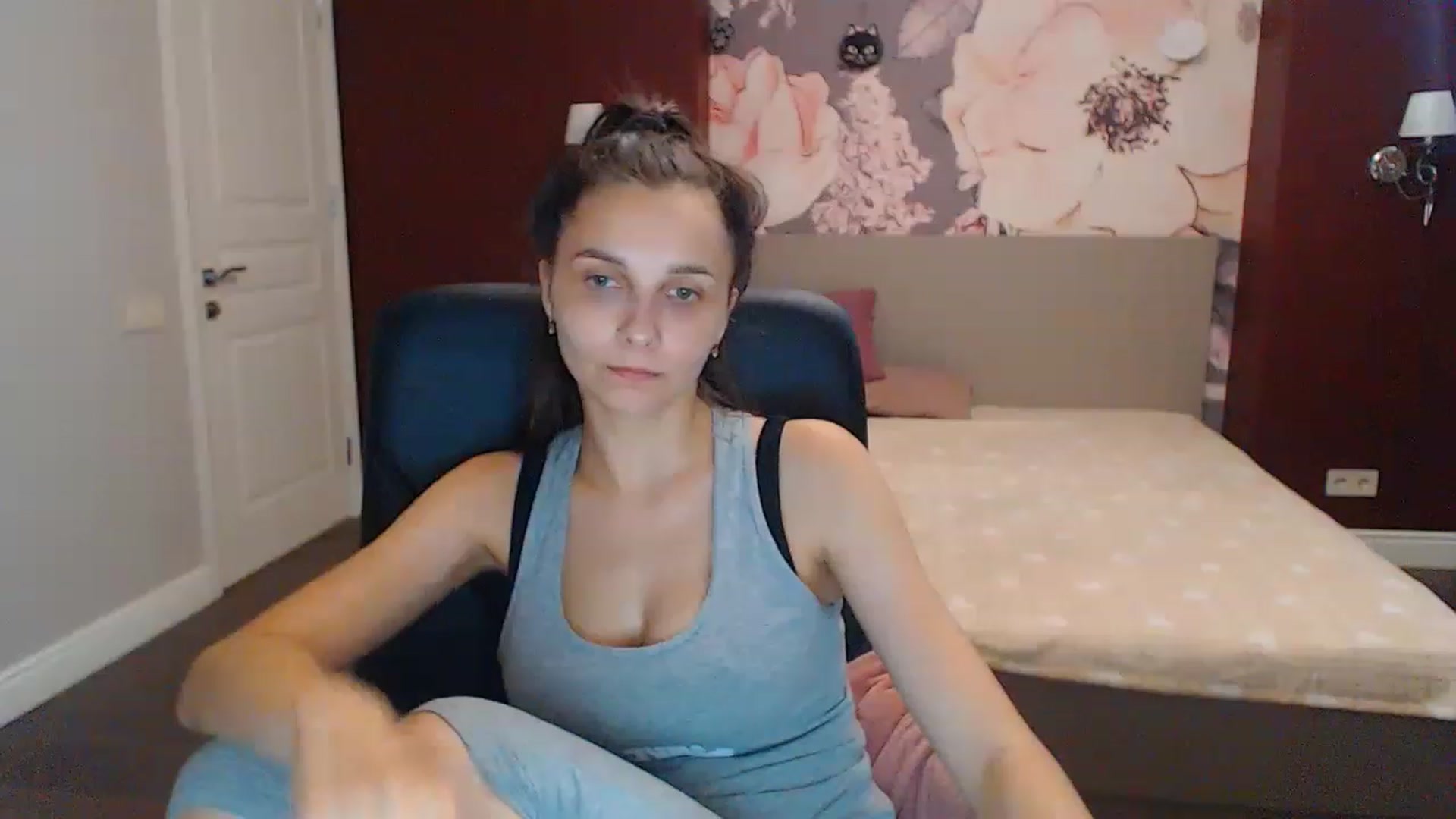 Gallery image thumbnail from Karina_Mils's myfreecams stream on, 07/23/2023, 13:04 image 6 of 20