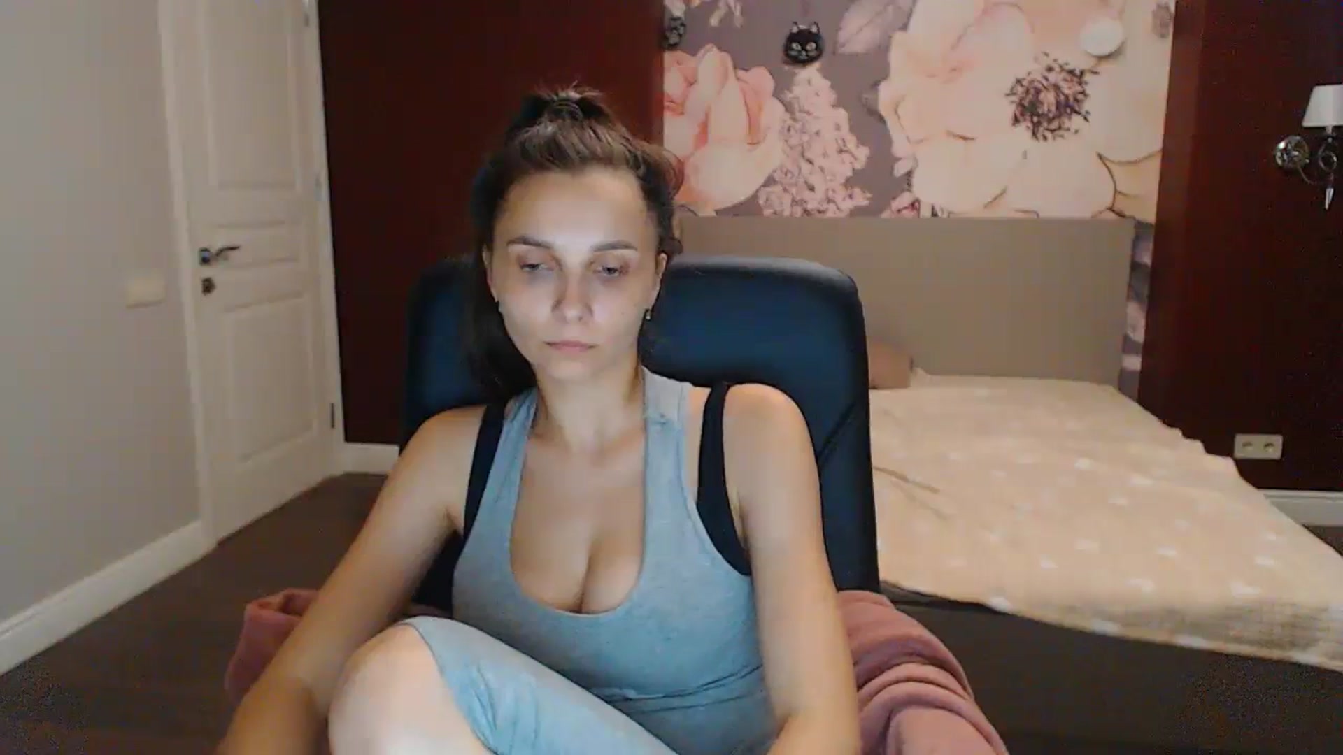 Gallery image thumbnail from Karina_Mils's myfreecams stream on, 07/23/2023, 16:15 image 5 of 20