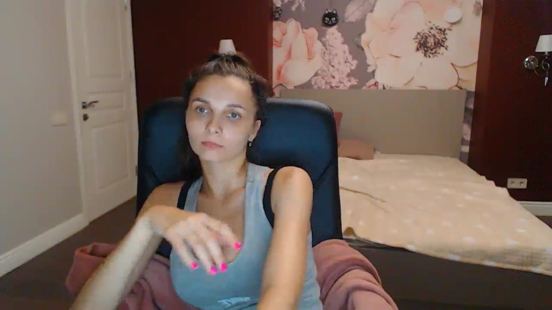 Gallery image thumbnail from Karina_Mils's myfreecams stream on, 07/23/2023, 16:15 image 15 of 20