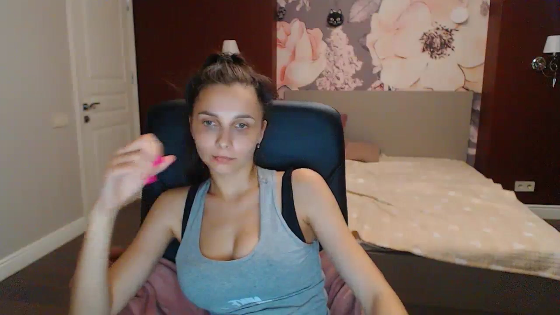 Gallery image thumbnail from Karina_Mils's myfreecams stream on, 07/23/2023, 16:15 image 18 of 20