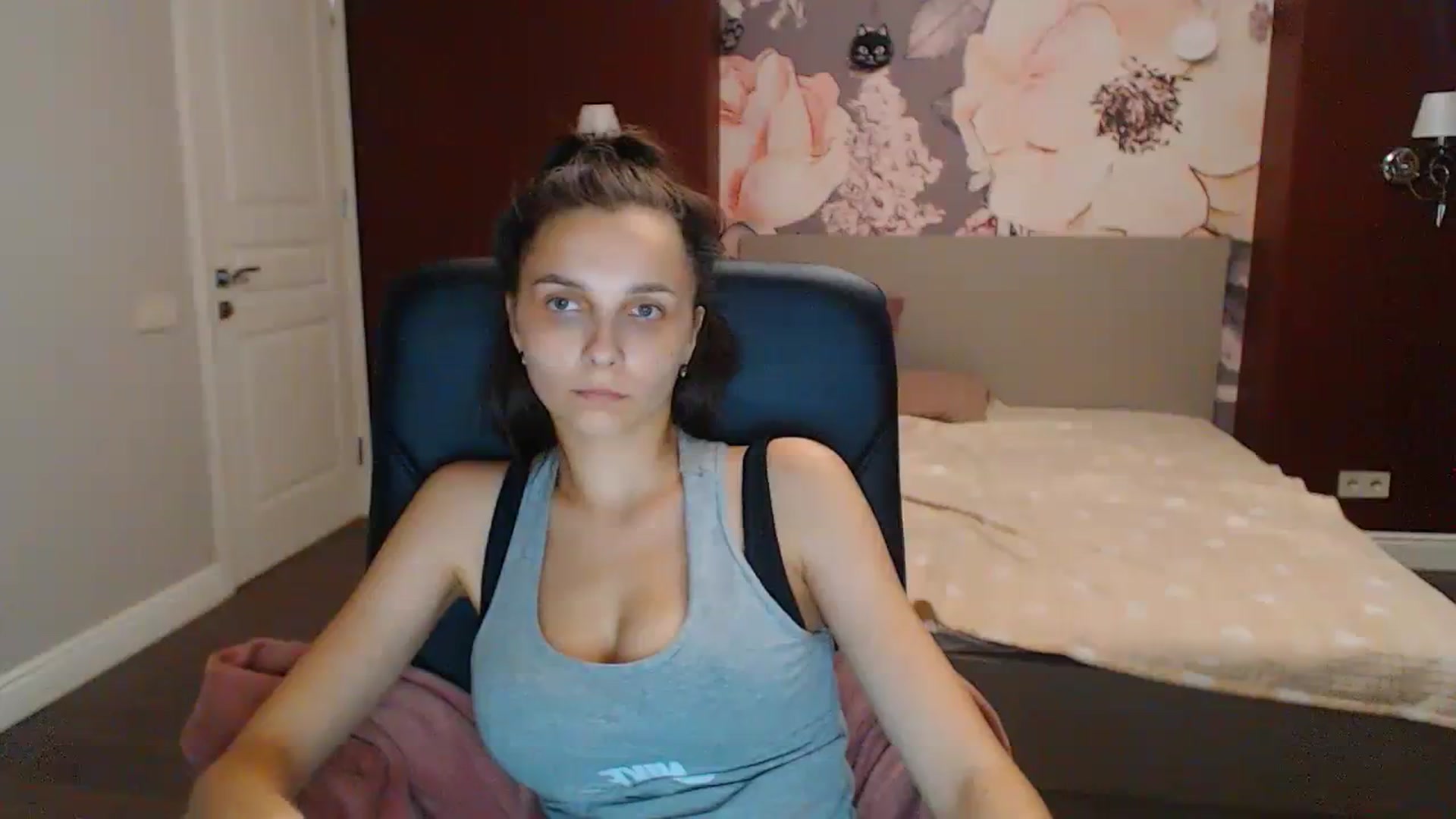 Gallery image thumbnail from Karina_Mils's myfreecams stream on, 07/23/2023, 16:15 image 8 of 20