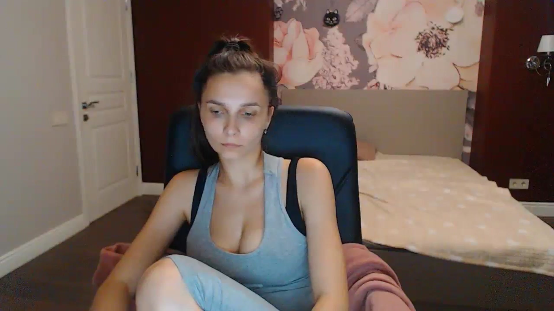 Gallery image thumbnail from Karina_Mils's myfreecams stream on, 07/23/2023, 16:15 image 6 of 20