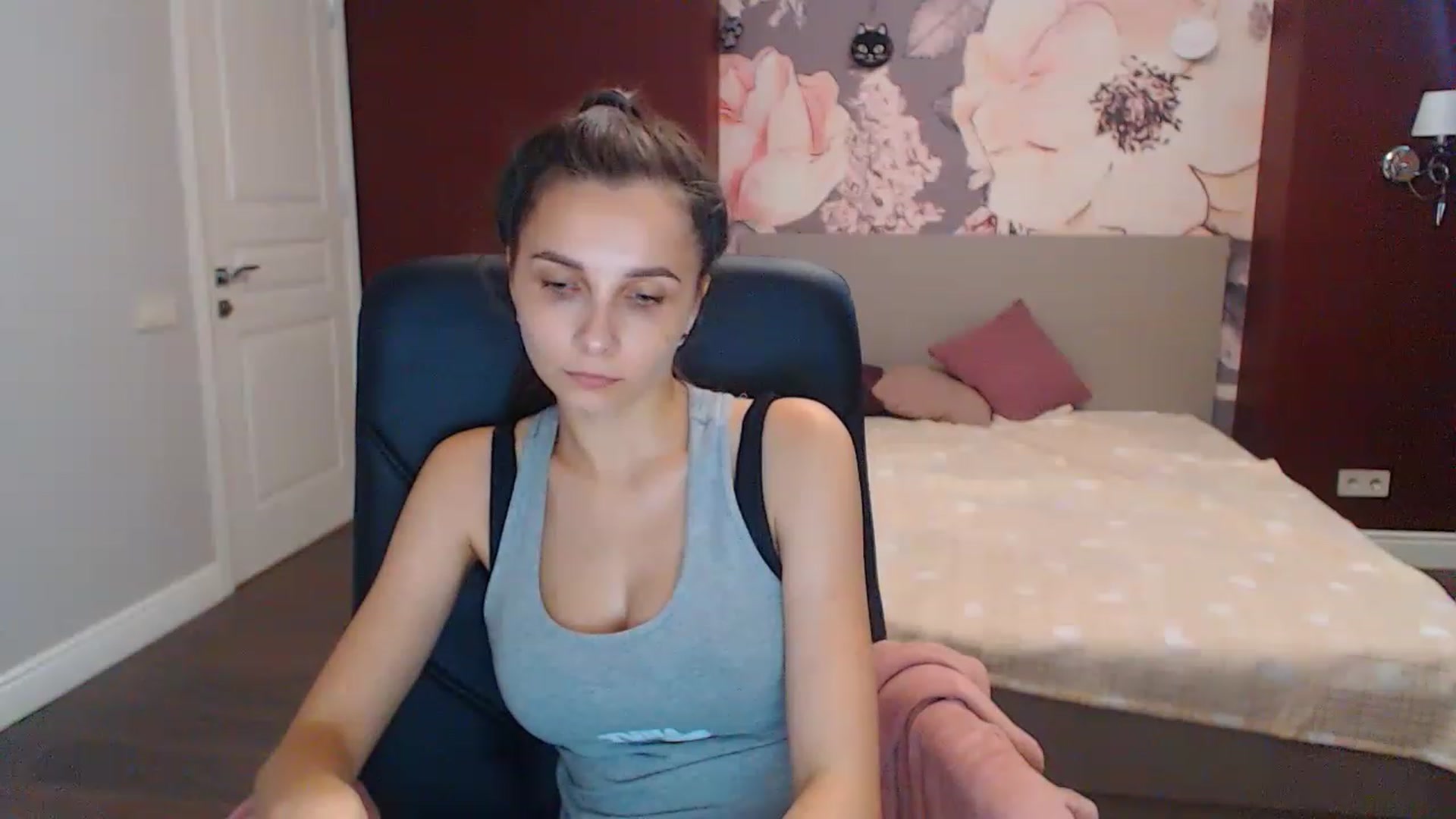 Gallery image thumbnail from Karina_Mils's myfreecams stream on, 07/24/2023, 10:34 image 15 of 20