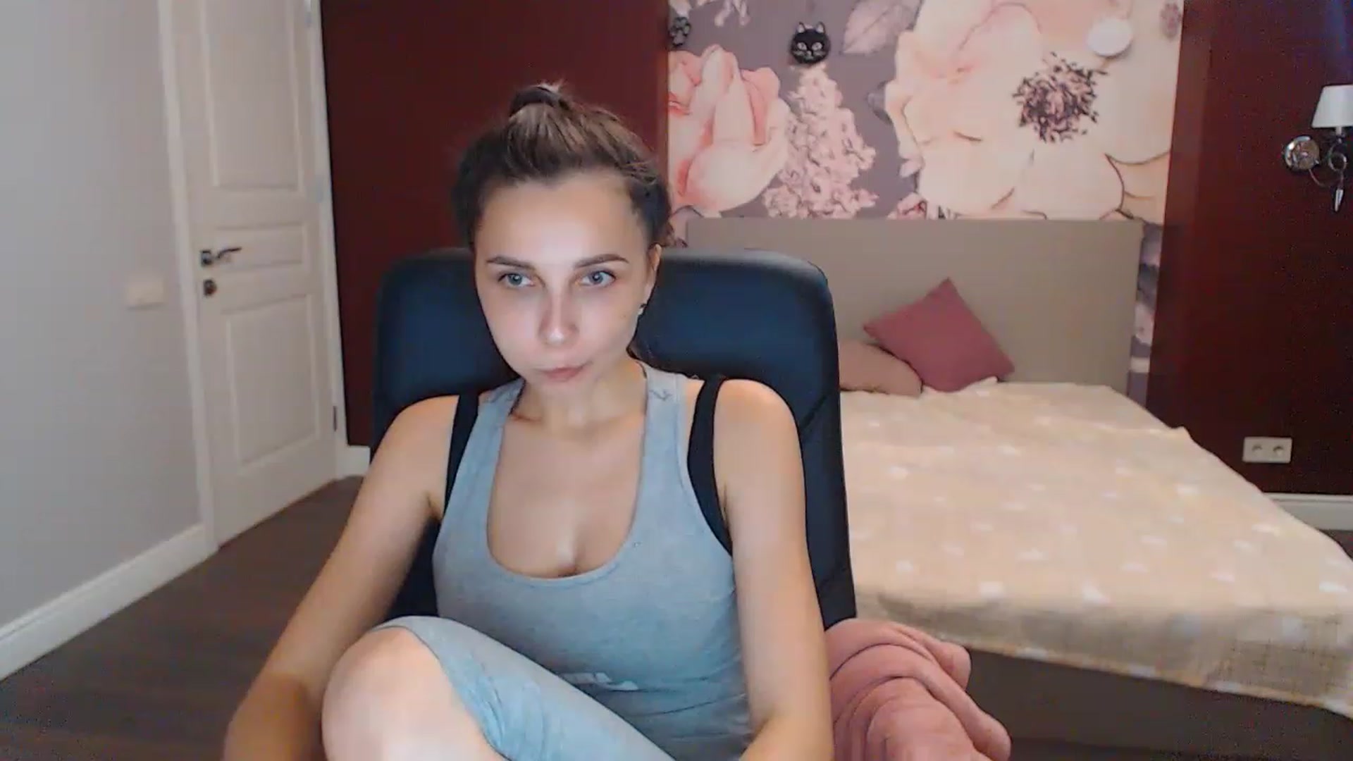 Gallery image thumbnail from Karina_Mils's myfreecams stream on, 07/24/2023, 10:34 image 4 of 20