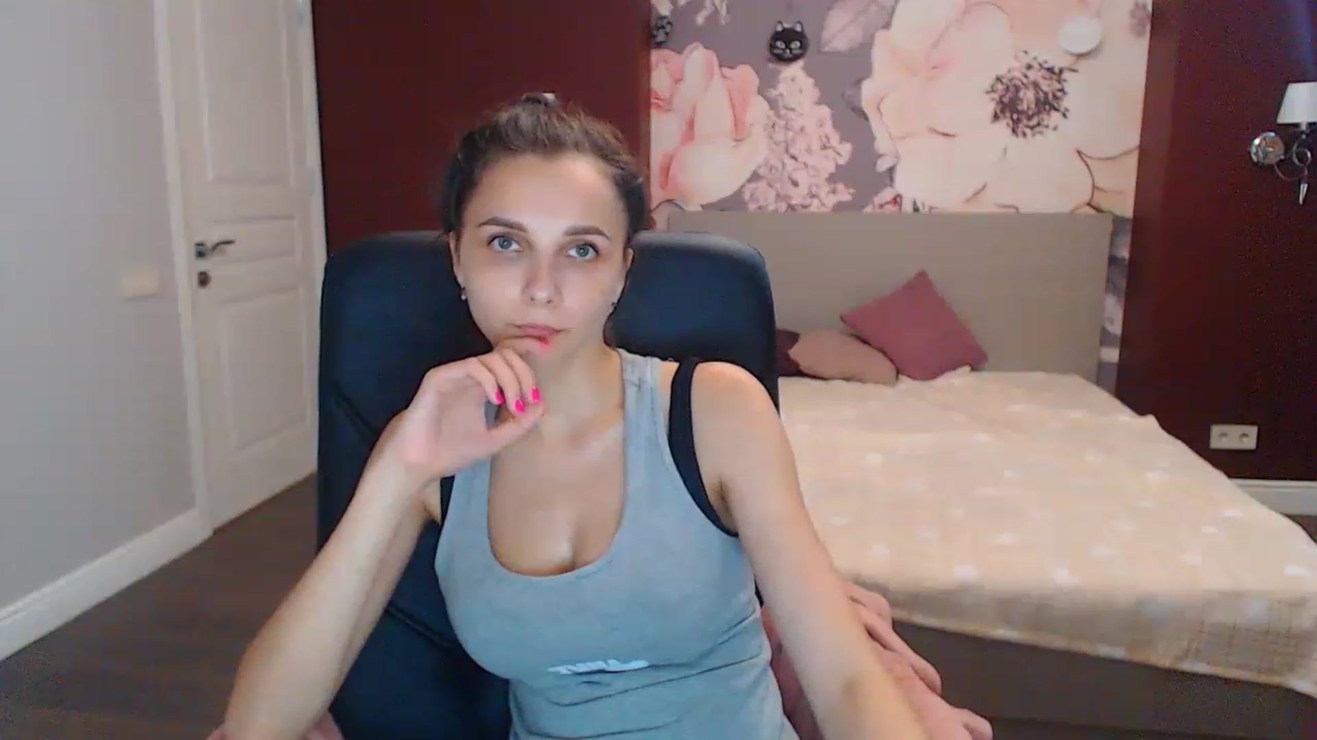 Gallery image thumbnail from Karina_Mils's myfreecams stream on, 07/24/2023, 10:34 image 17 of 20