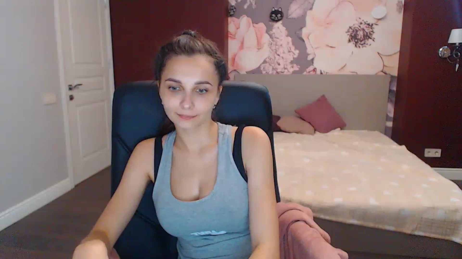 Gallery image thumbnail from Karina_Mils's myfreecams stream on, 07/24/2023, 10:34 image 16 of 20