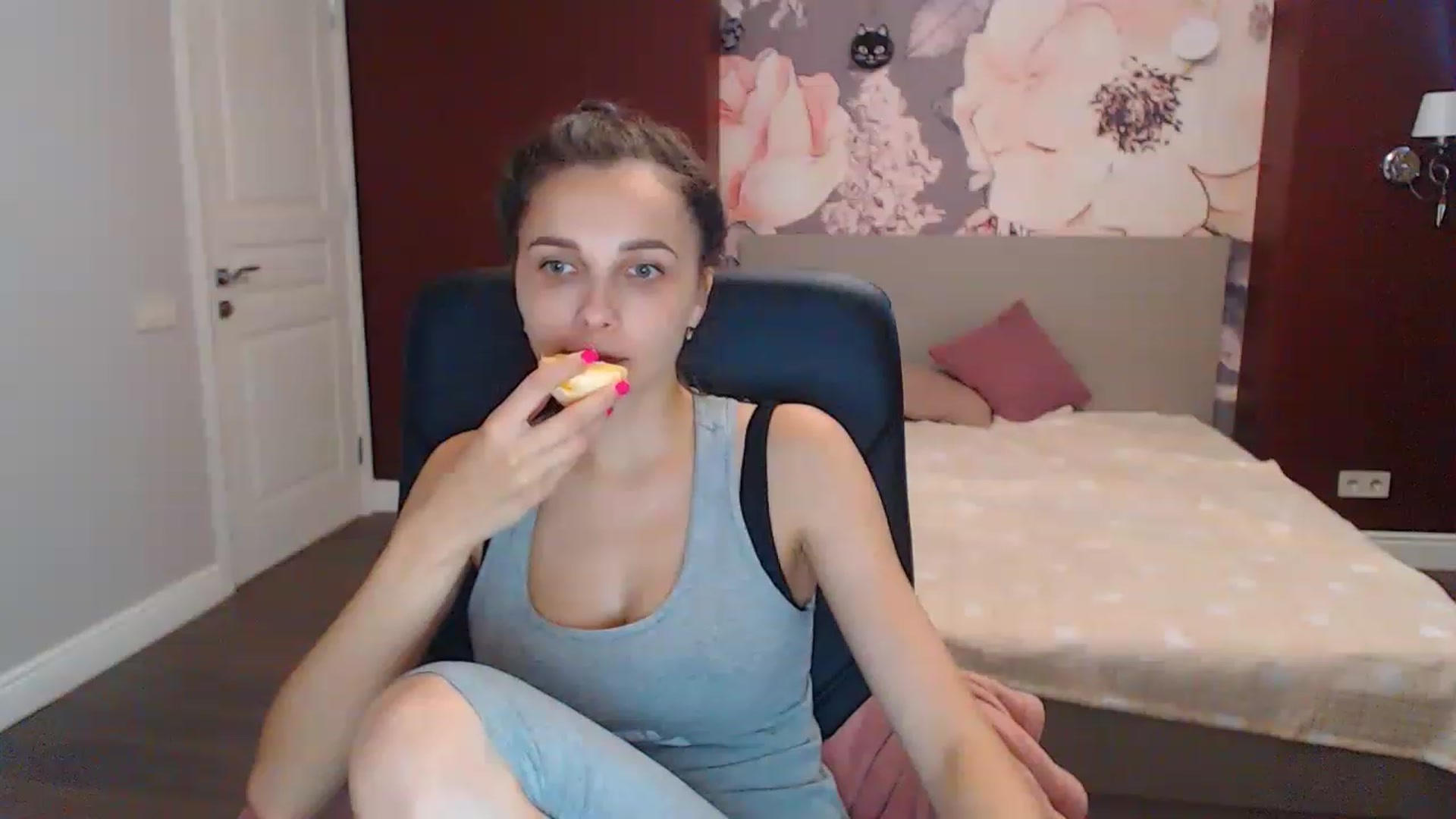 Gallery image thumbnail from Karina_Mils's myfreecams stream on, 07/24/2023, 10:34 image 3 of 20