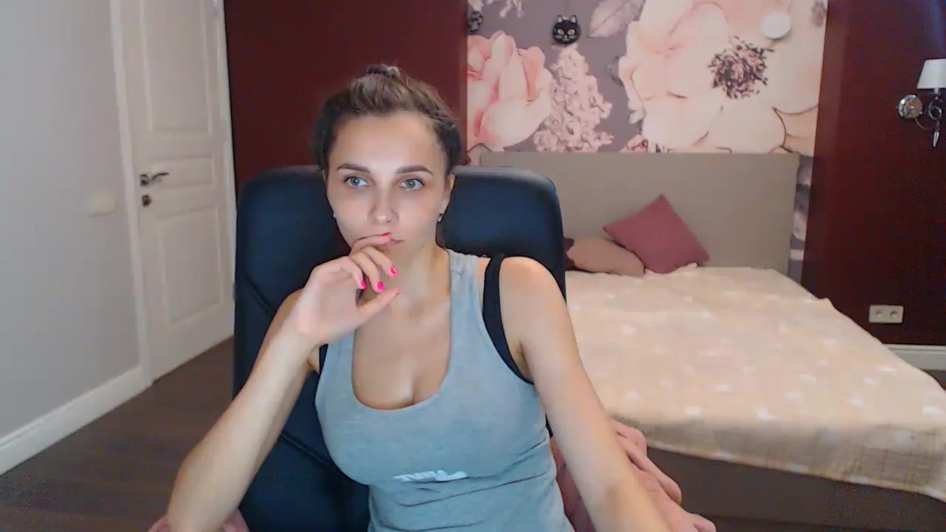 Gallery image thumbnail from Karina_Mils's myfreecams stream on, 07/24/2023, 10:34 image 18 of 20