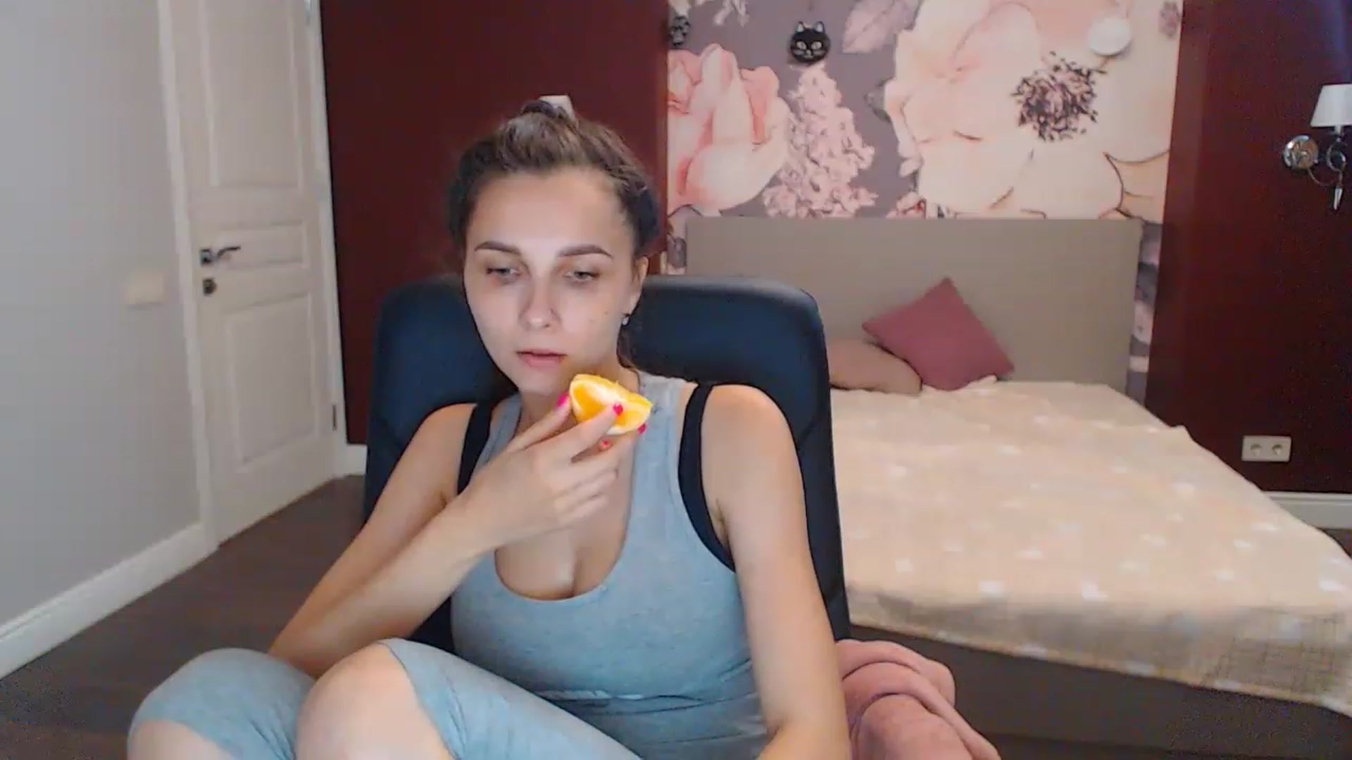 Gallery image thumbnail from Karina_Mils's myfreecams stream on, 07/24/2023, 10:34 image 13 of 20