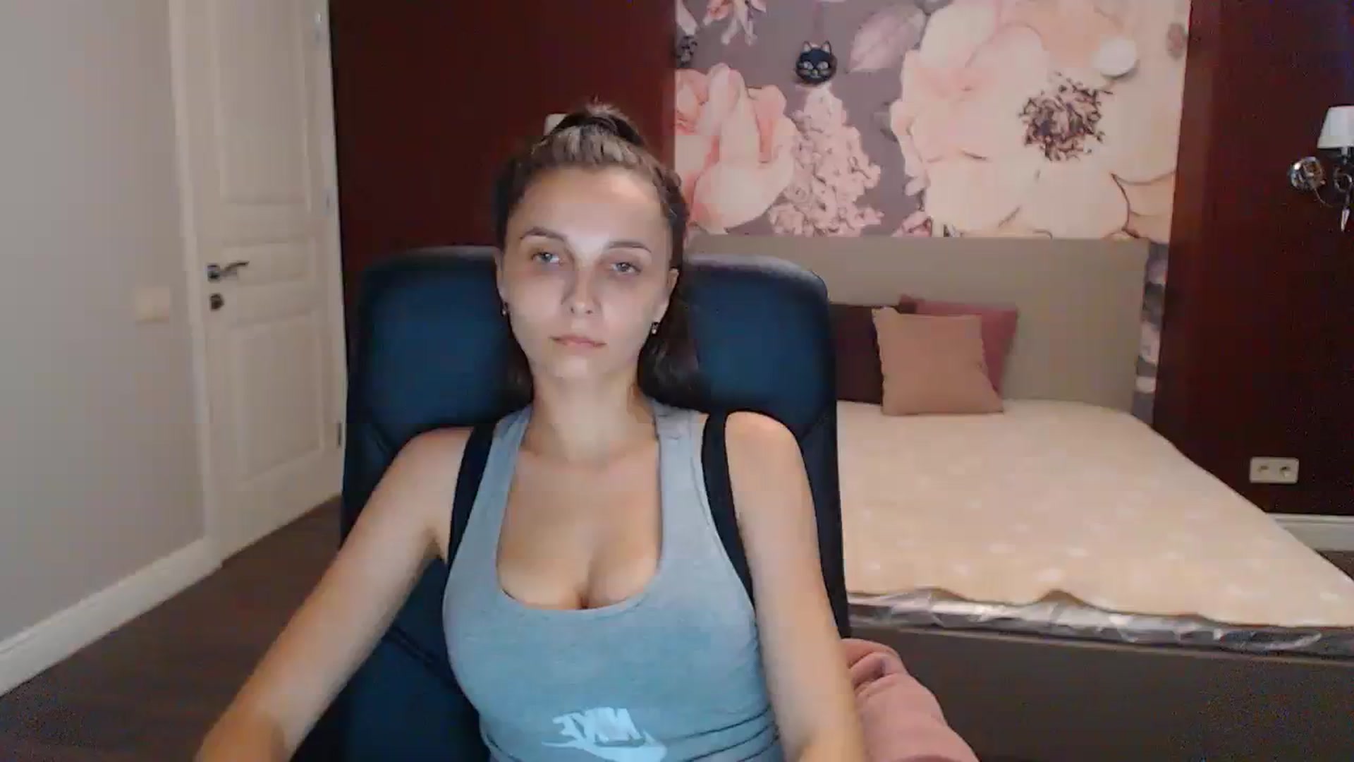 Gallery image thumbnail from Karina_Mils's myfreecams stream on, 07/25/2023, 06:53 image 8 of 20