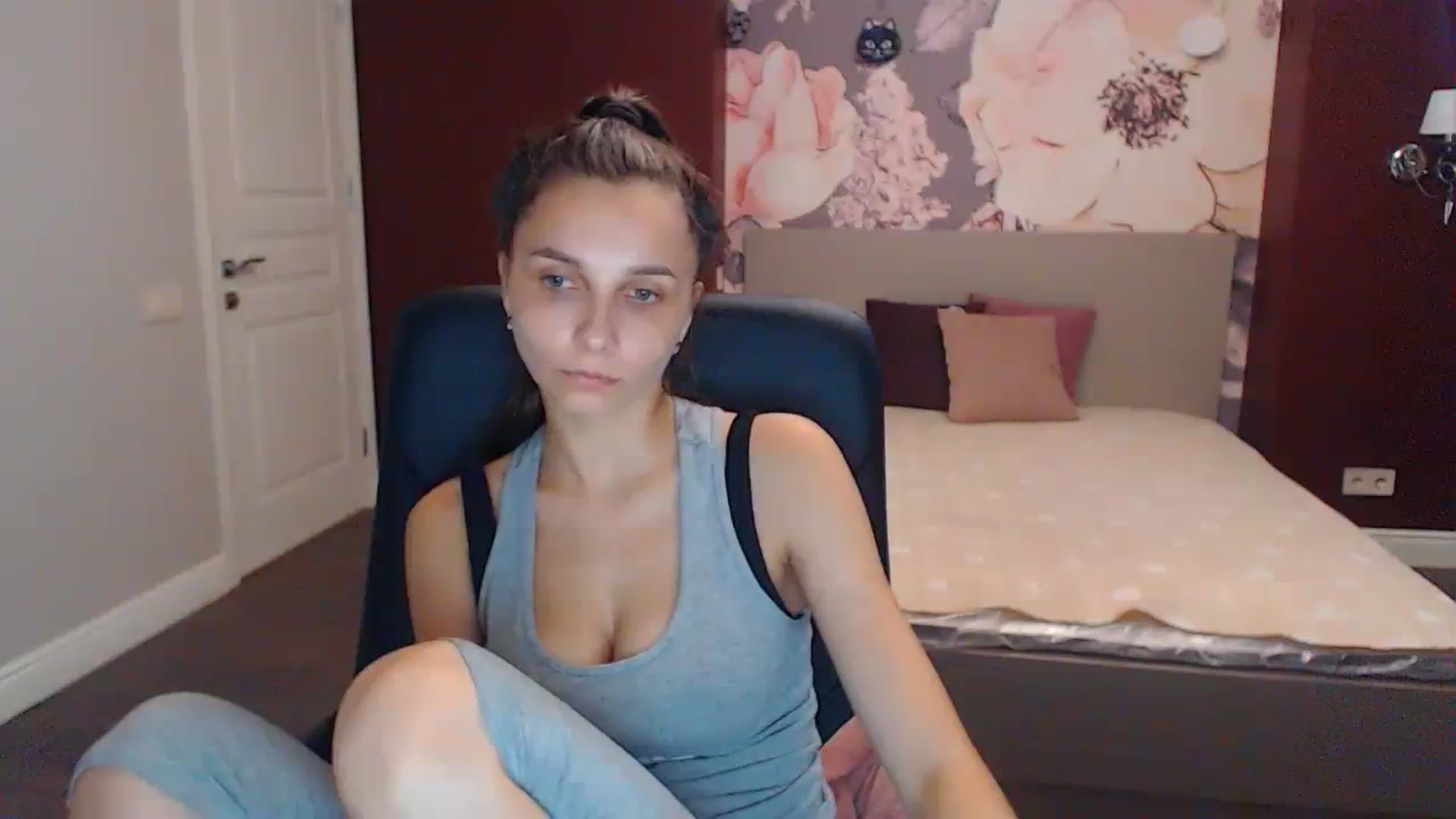 Gallery image thumbnail from Karina_Mils's myfreecams stream on, 07/25/2023, 06:53 image 4 of 20