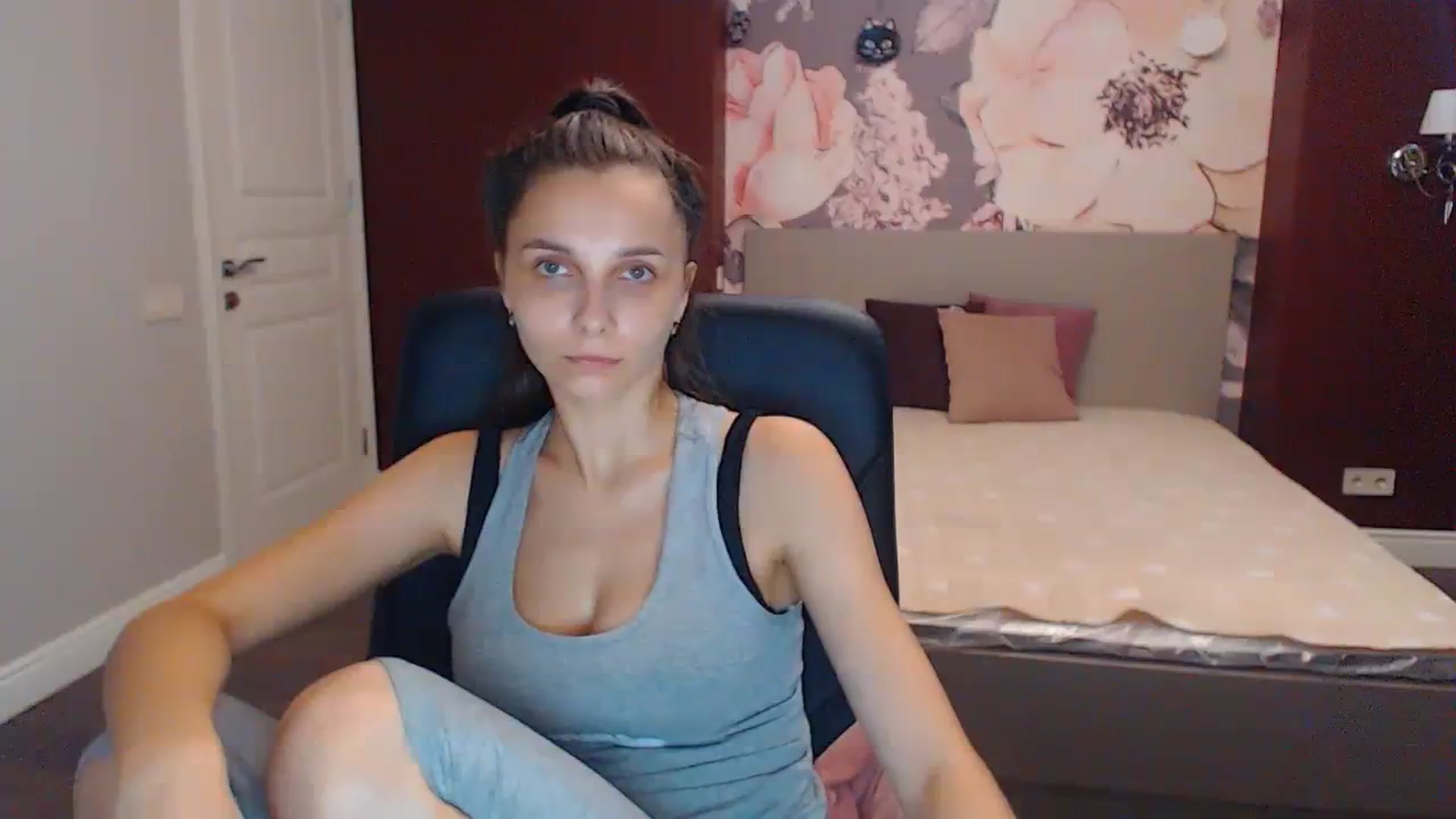 Gallery image thumbnail from Karina_Mils's myfreecams stream on, 07/25/2023, 06:53 image 3 of 20