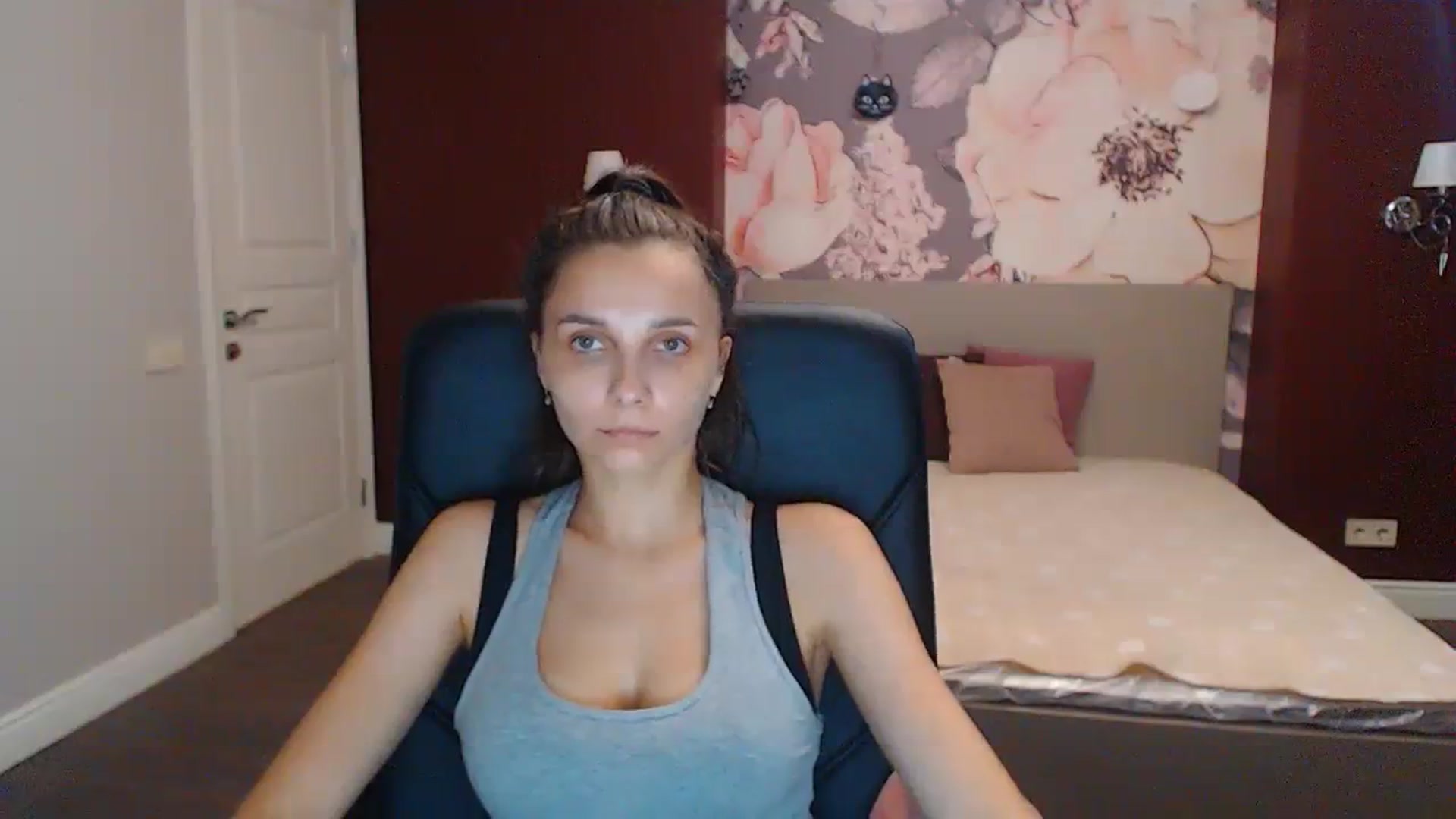 Gallery image thumbnail from Karina_Mils's myfreecams stream on, 07/25/2023, 06:53 image 16 of 20