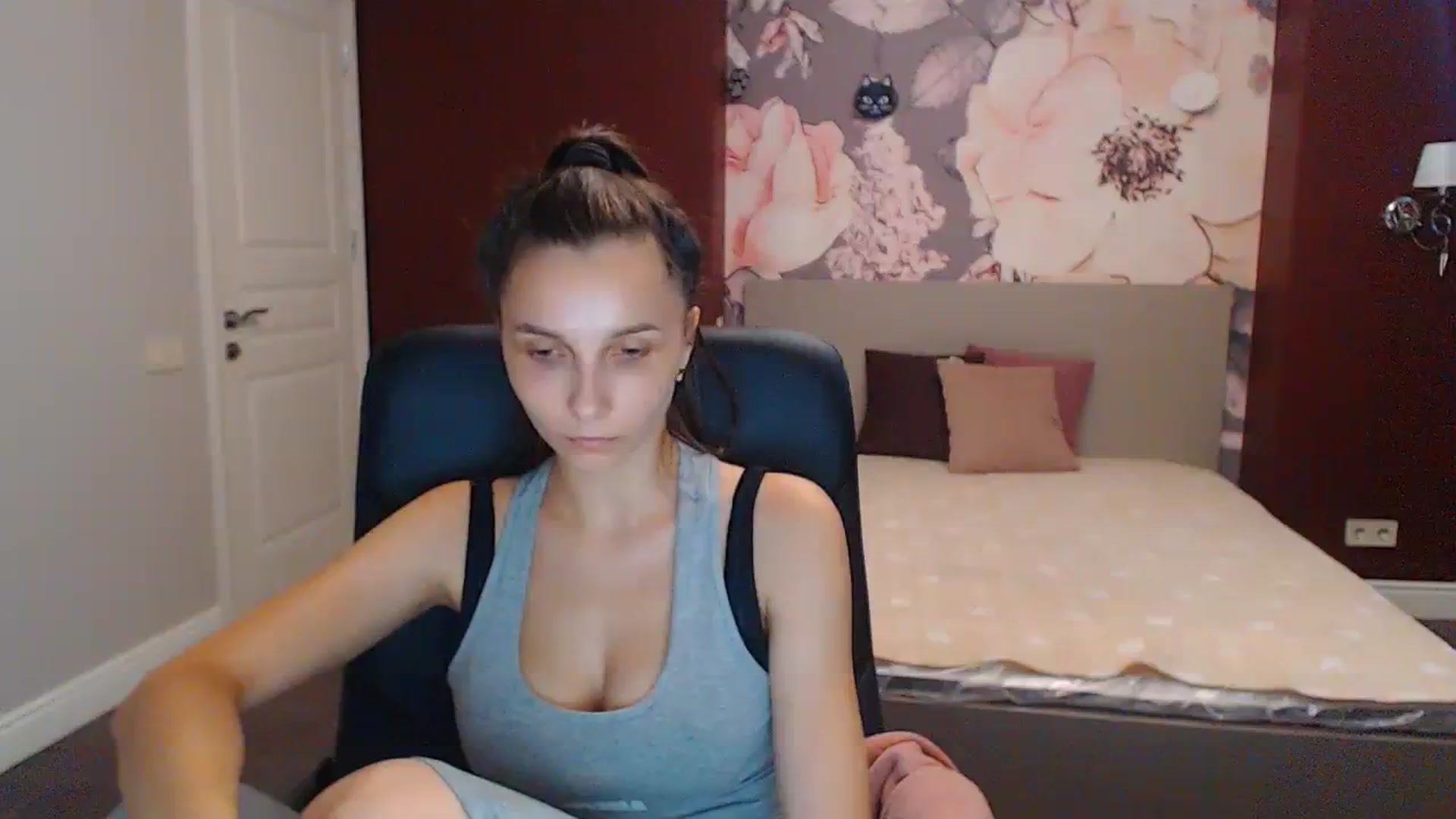 Gallery image thumbnail from Karina_Mils's myfreecams stream on, 07/25/2023, 06:53 image 20 of 20