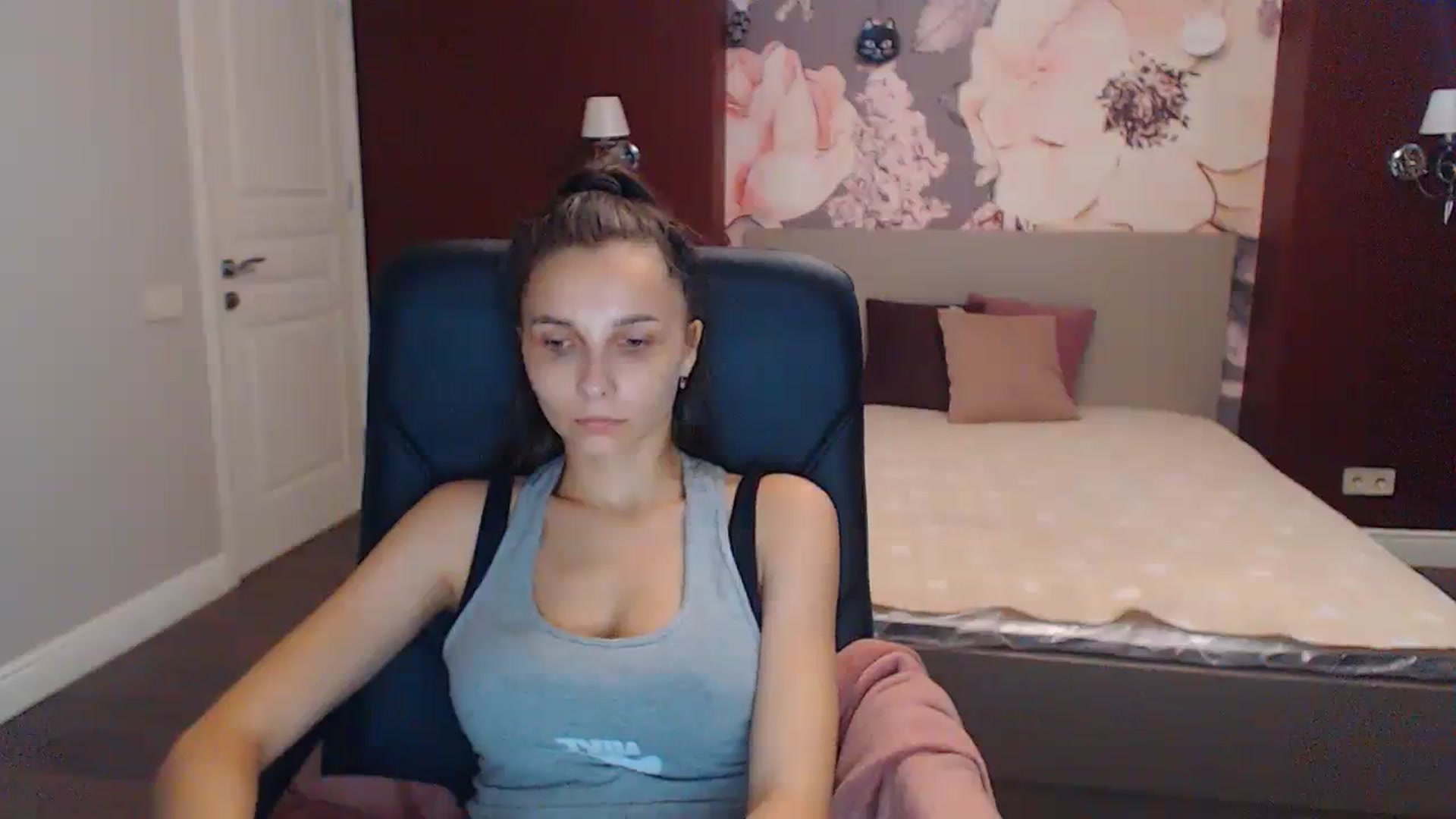 Gallery image thumbnail from Karina_Mils's myfreecams stream on, 07/25/2023, 06:53 image 5 of 20