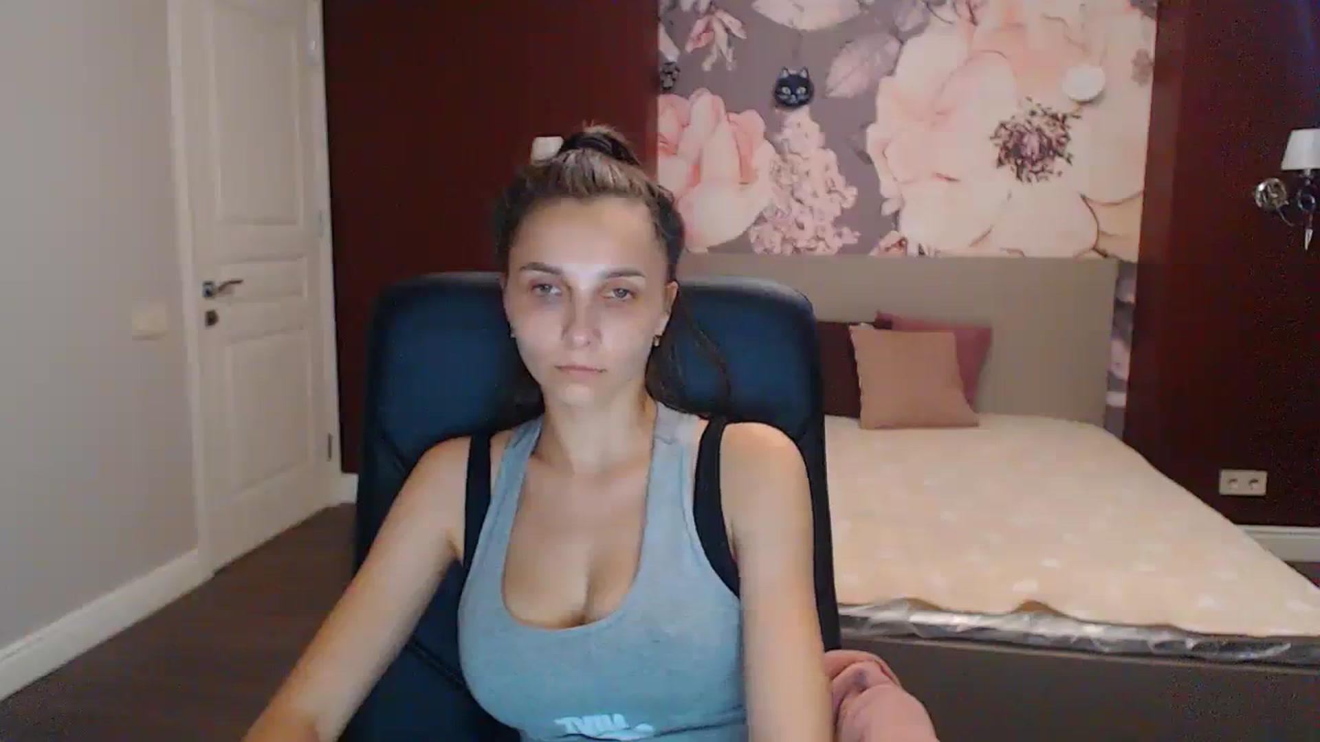 Gallery image thumbnail from Karina_Mils's myfreecams stream on, 07/25/2023, 06:53 image 15 of 20