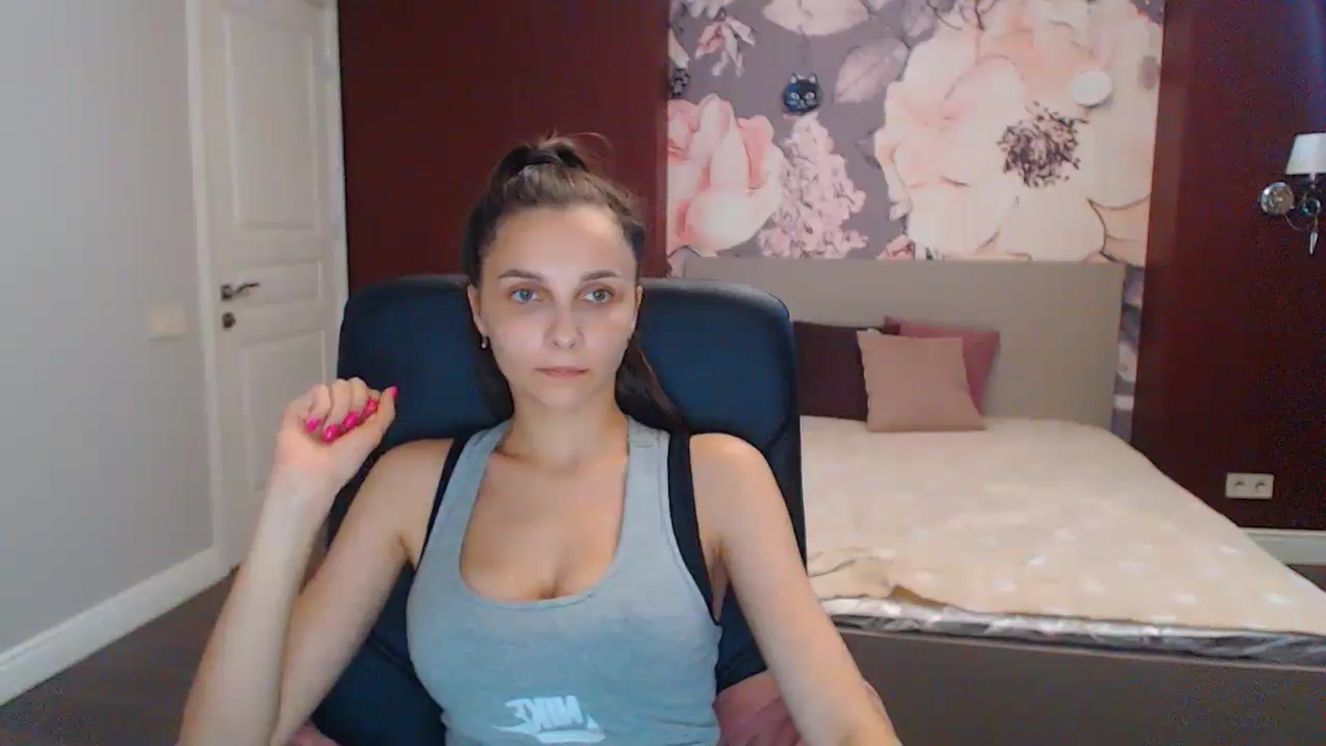 Gallery image thumbnail from Karina_Mils's myfreecams stream on, 07/25/2023, 10:28 image 20 of 20
