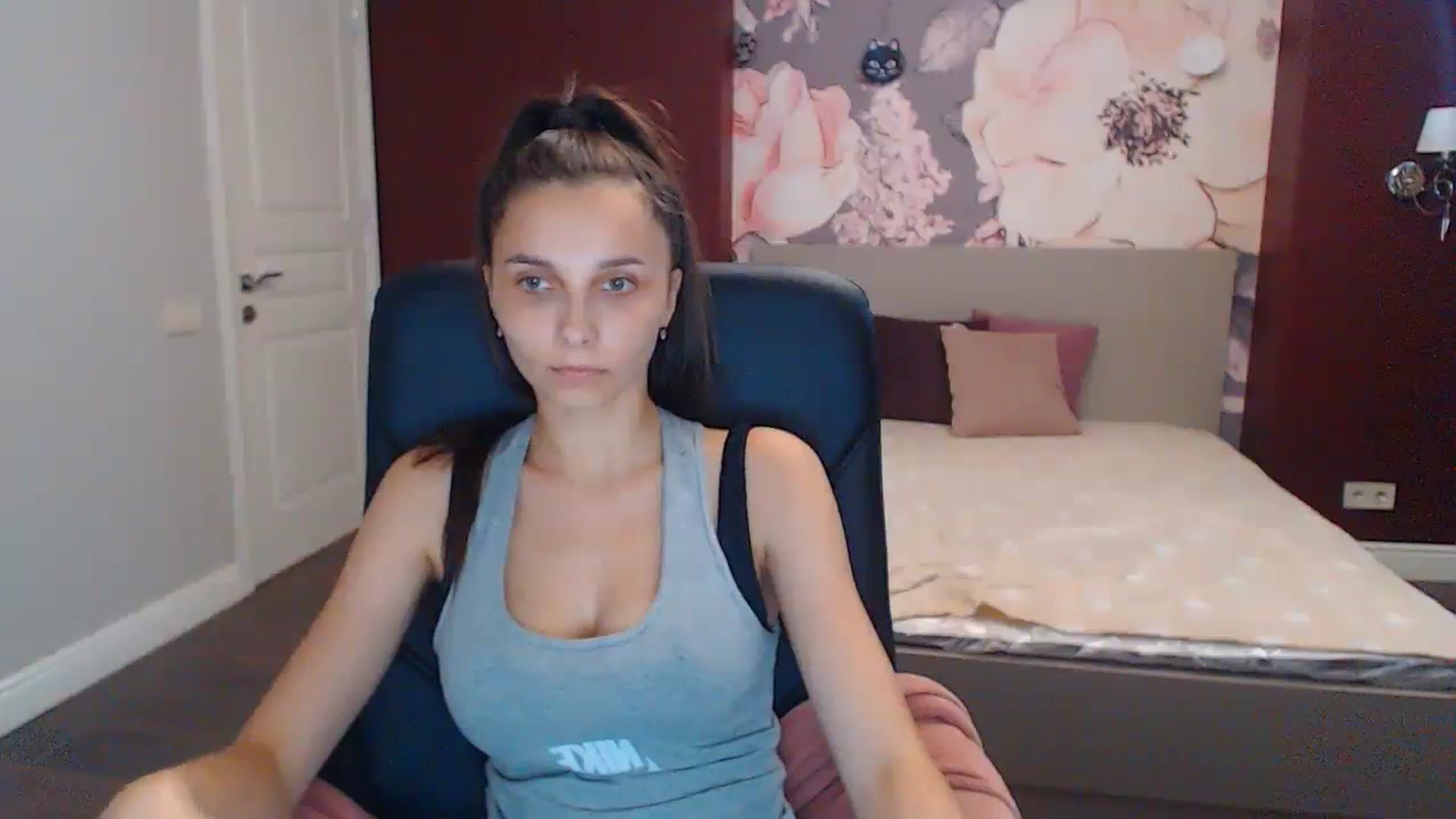 Gallery image thumbnail from Karina_Mils's myfreecams stream on, 07/25/2023, 10:28 image 10 of 20
