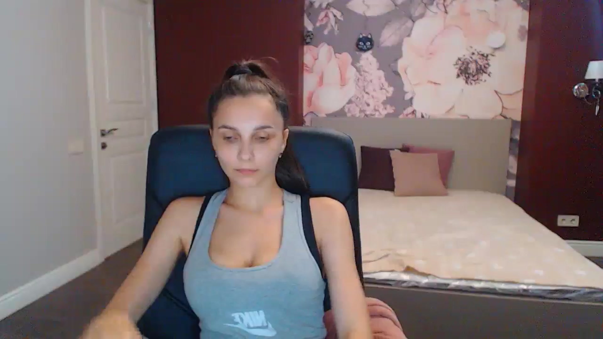 Gallery image thumbnail from Karina_Mils's myfreecams stream on, 07/25/2023, 10:28 image 19 of 20