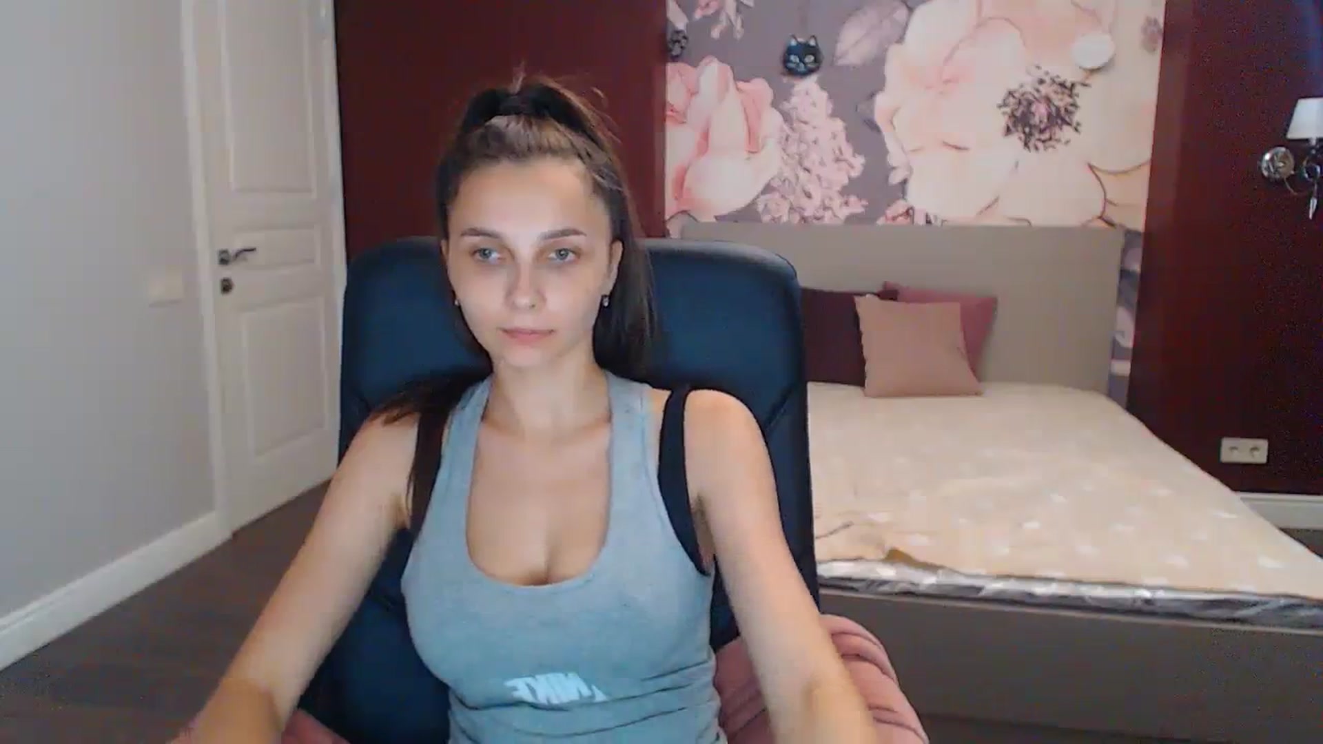 Gallery image thumbnail from Karina_Mils's myfreecams stream on, 07/25/2023, 10:28 image 8 of 20