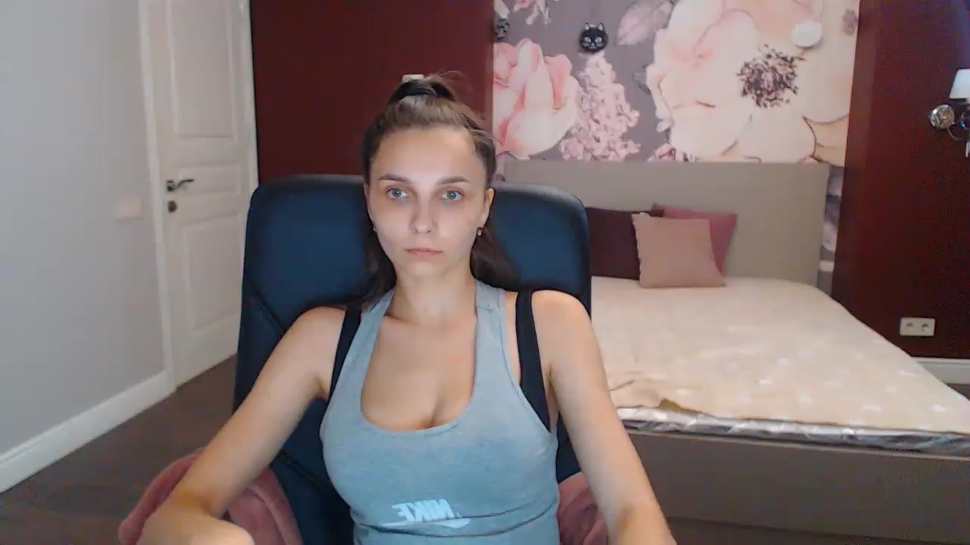 Gallery image thumbnail from Karina_Mils's myfreecams stream on, 07/25/2023, 11:16 image 6 of 20