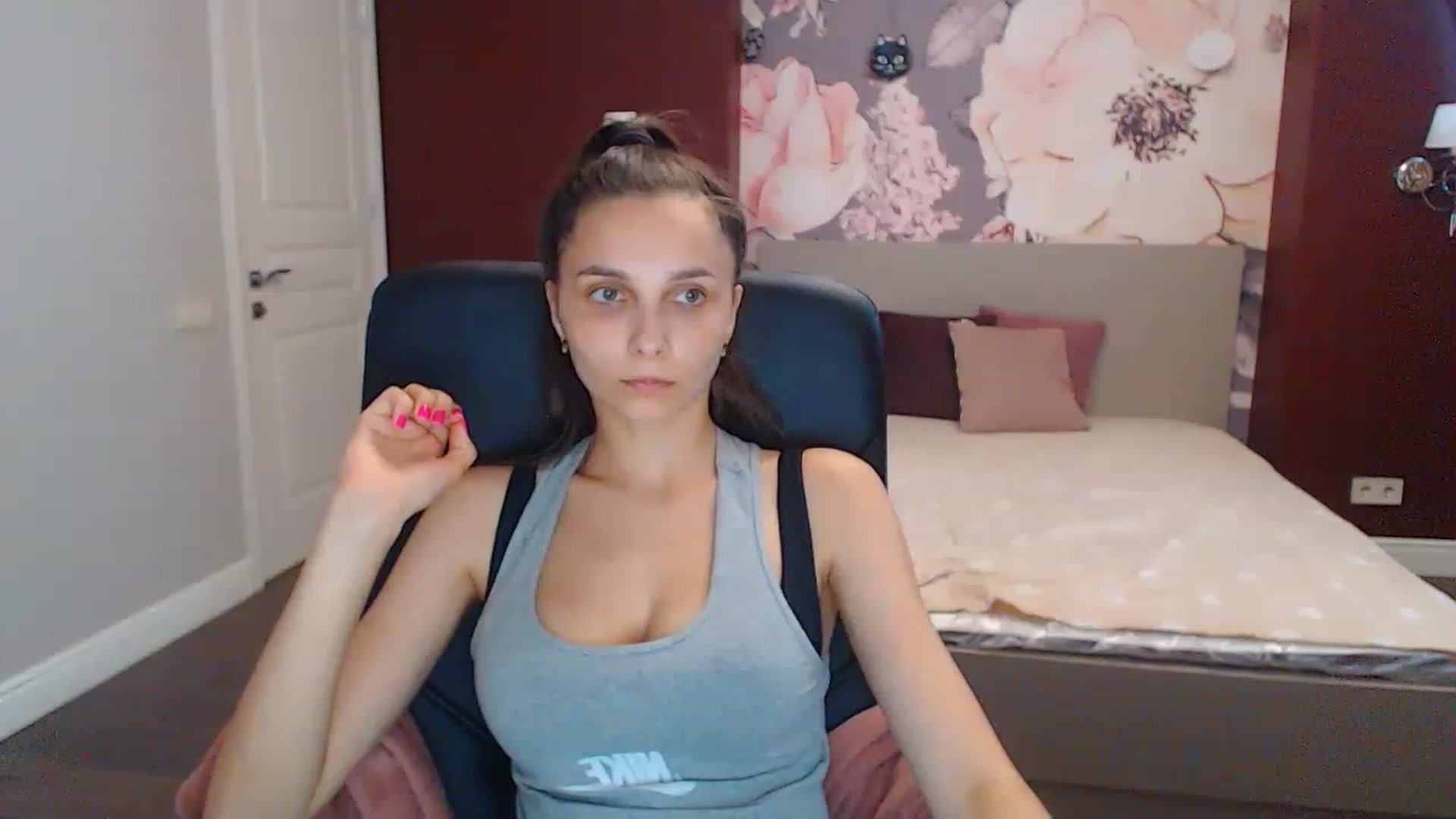 Gallery image thumbnail from Karina_Mils's myfreecams stream on, 07/25/2023, 11:16 image 9 of 20