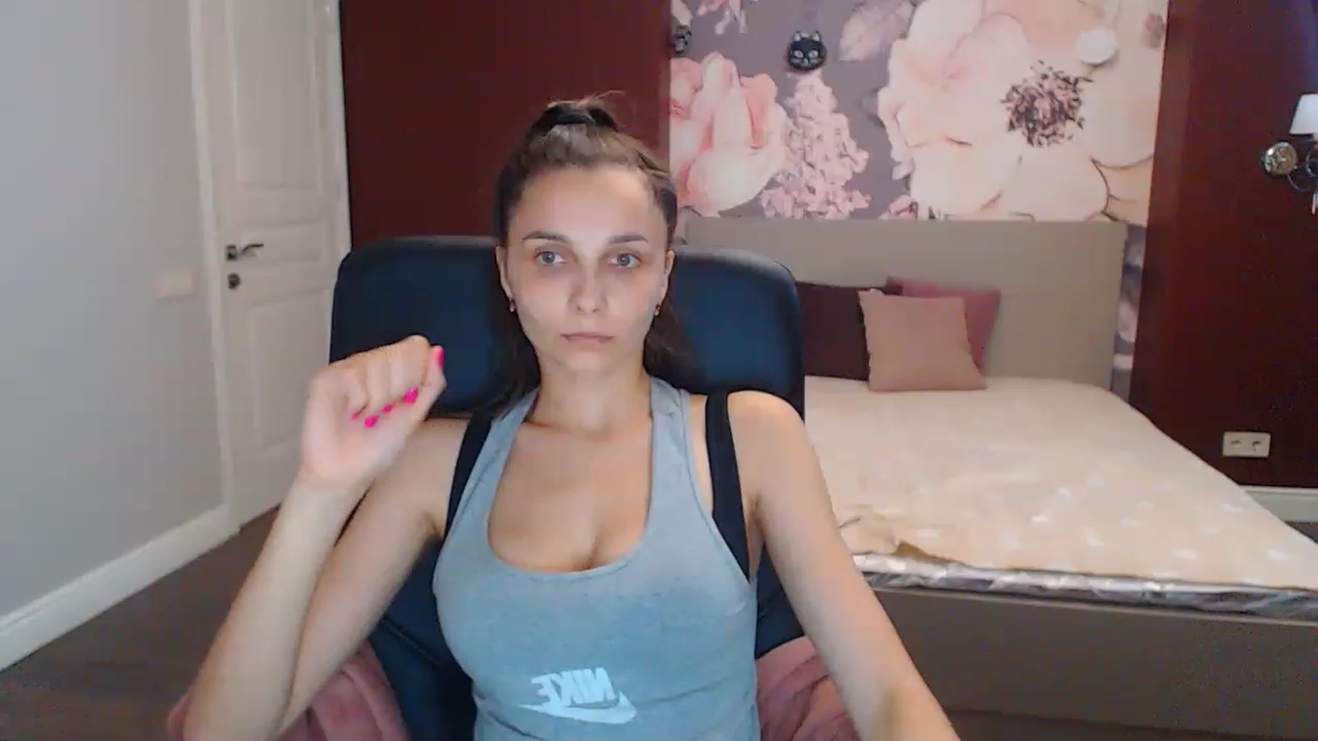 Gallery image thumbnail from Karina_Mils's myfreecams stream on, 07/25/2023, 11:16 image 3 of 20