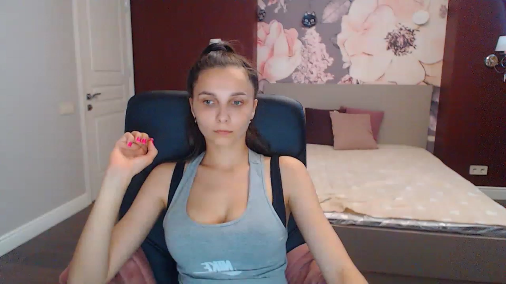Gallery image thumbnail from Karina_Mils's myfreecams stream on, 07/25/2023, 11:16 image 12 of 20